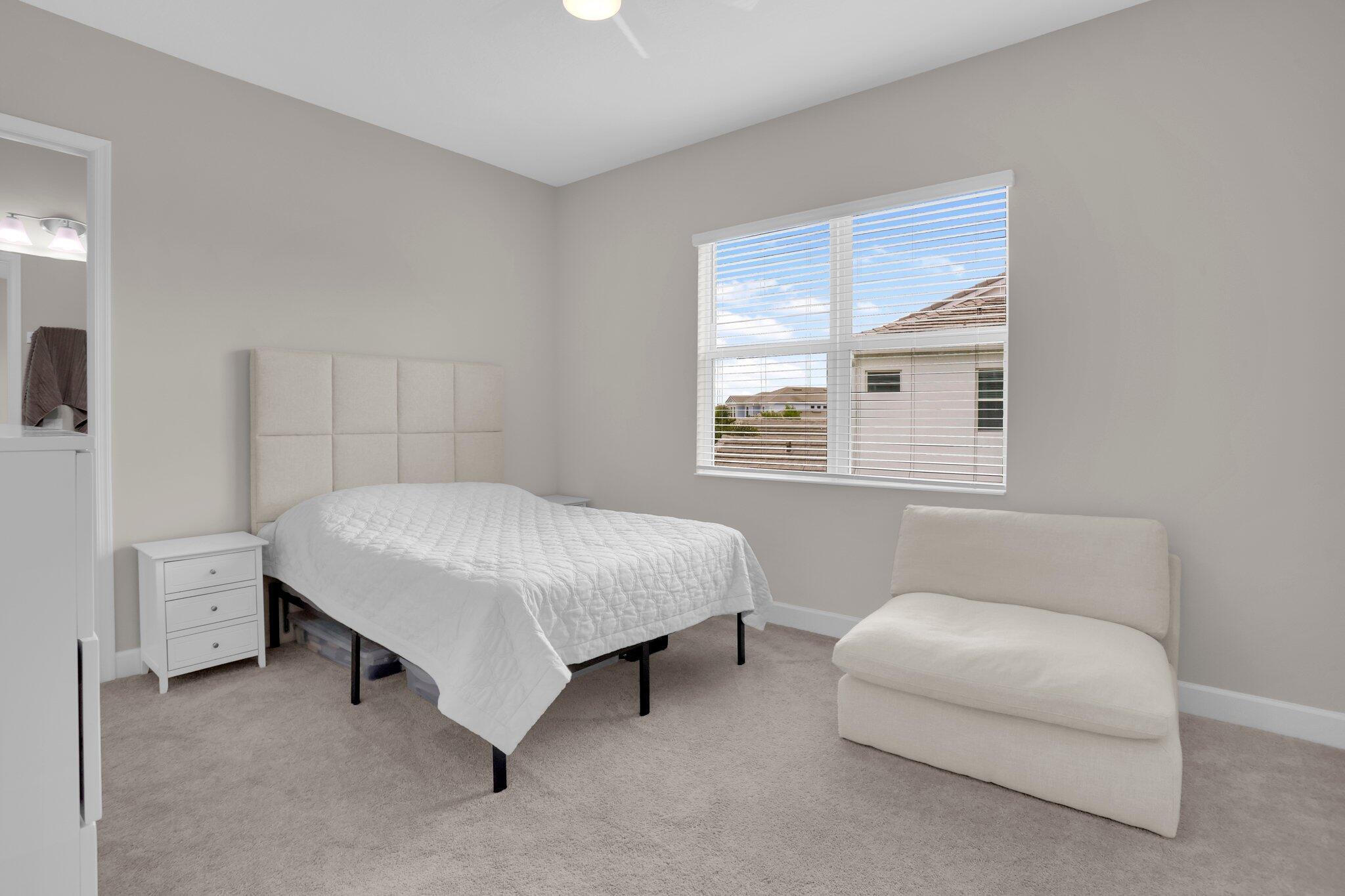 GROVES OF WESTLAKE PHASE - Residential Lease