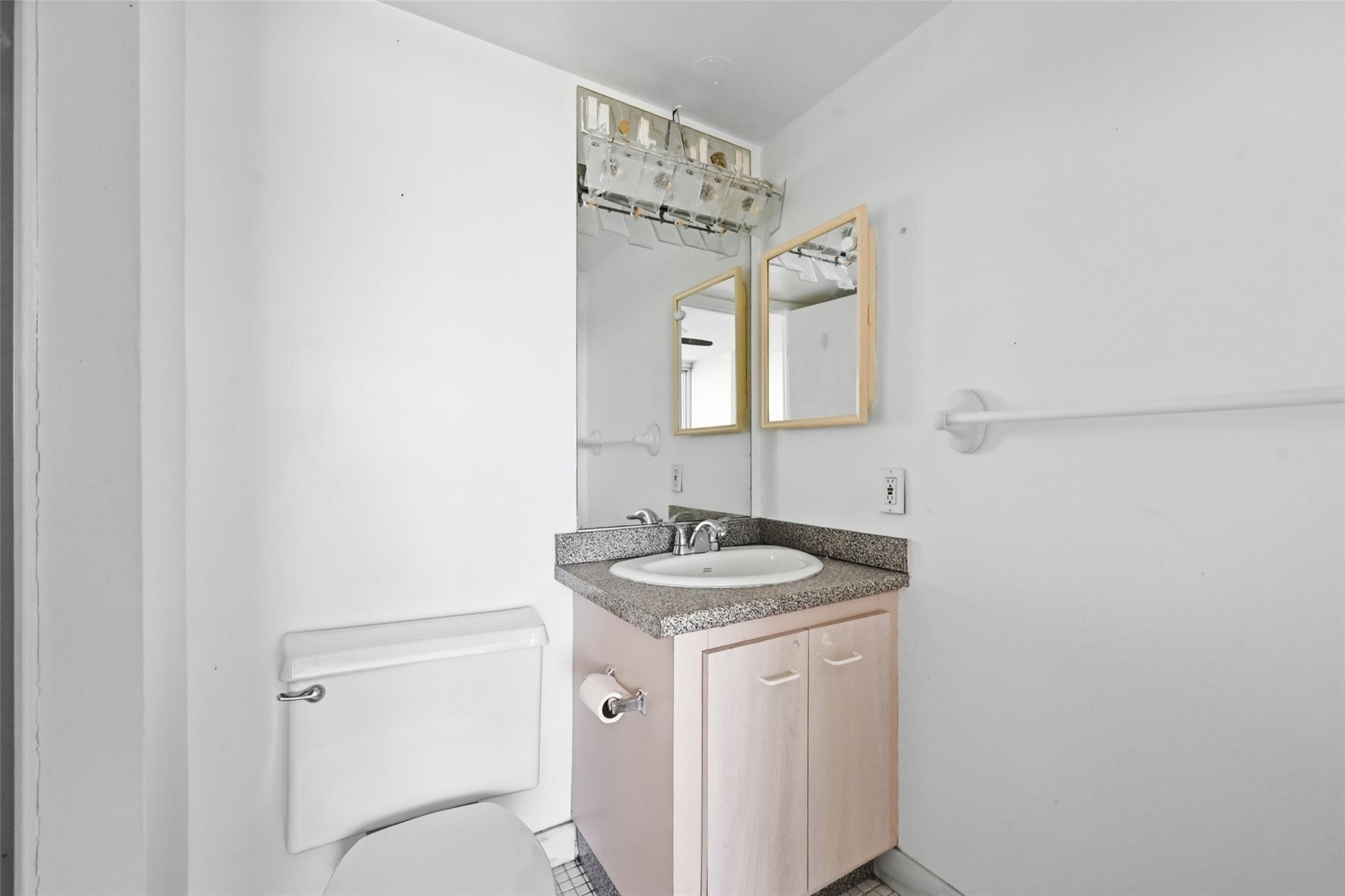 Silver Thatch - Residential