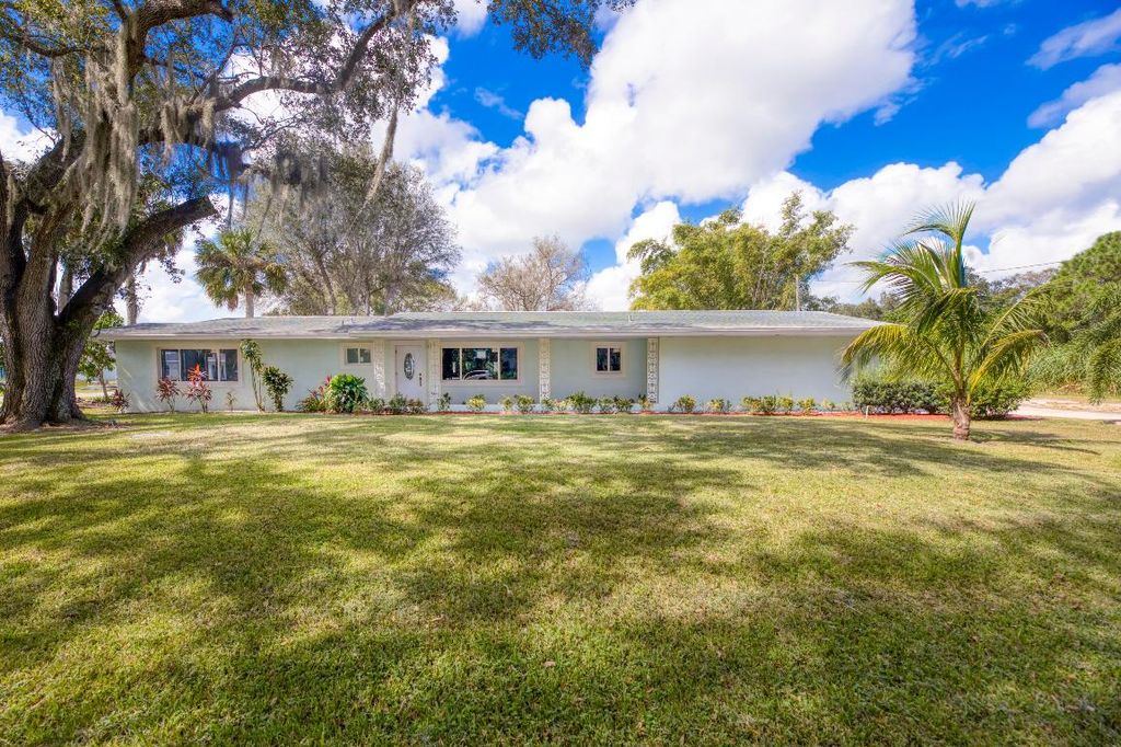 Photo of 2603 Mcneil Road, Fort Pierce, FL 34981 (MLS # R10932980)