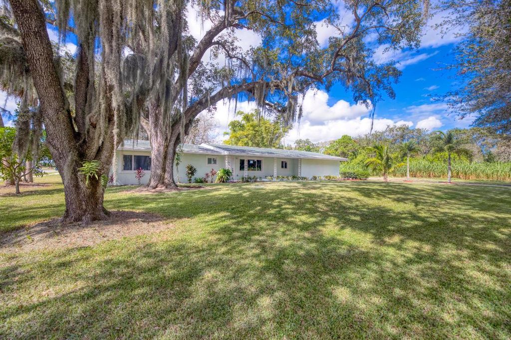 Photo of 2603 Mcneil Road, Fort Pierce, FL 34981 (MLS # R10932980)