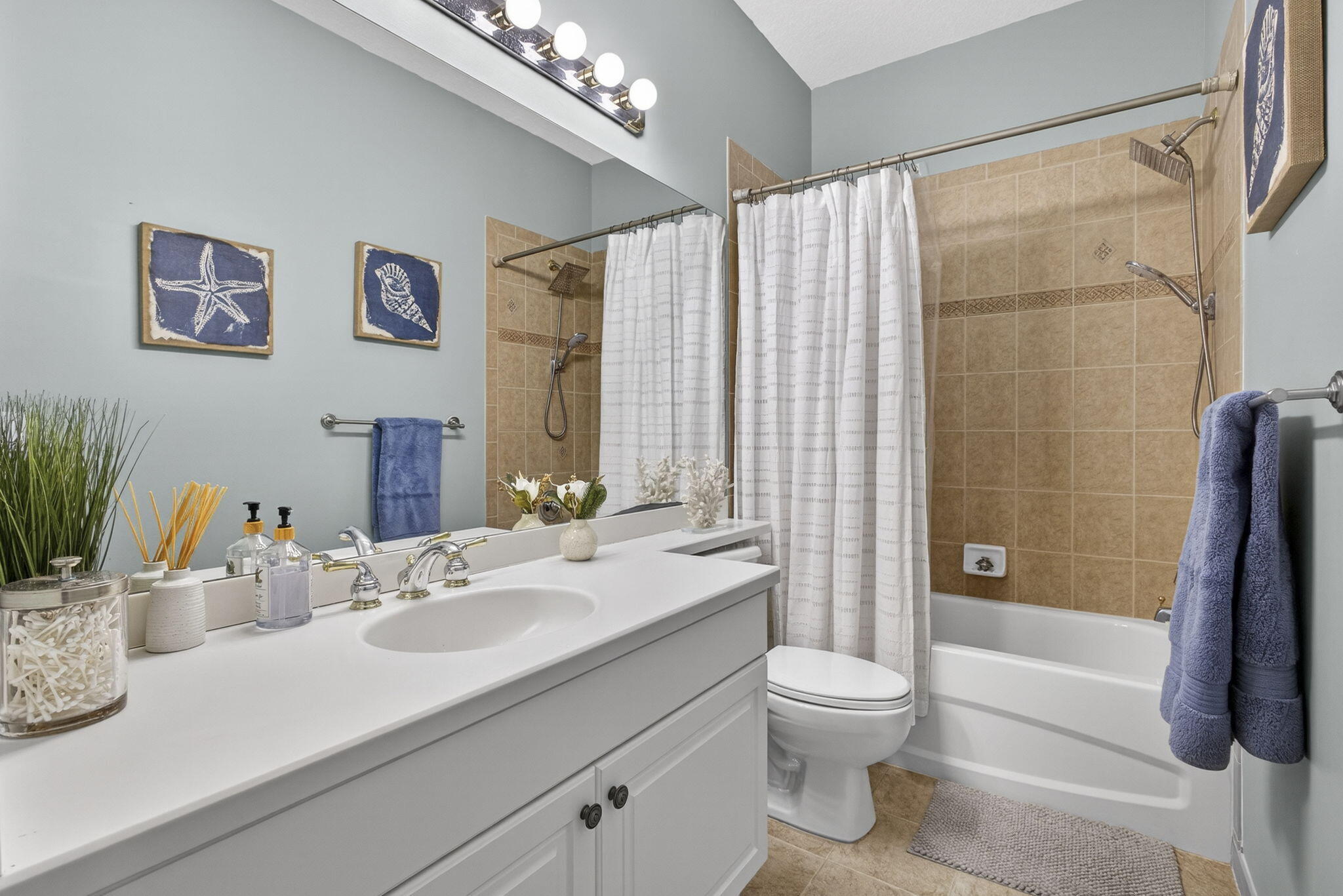 CARRIAGE POINTE TOWNHOMES - Residential