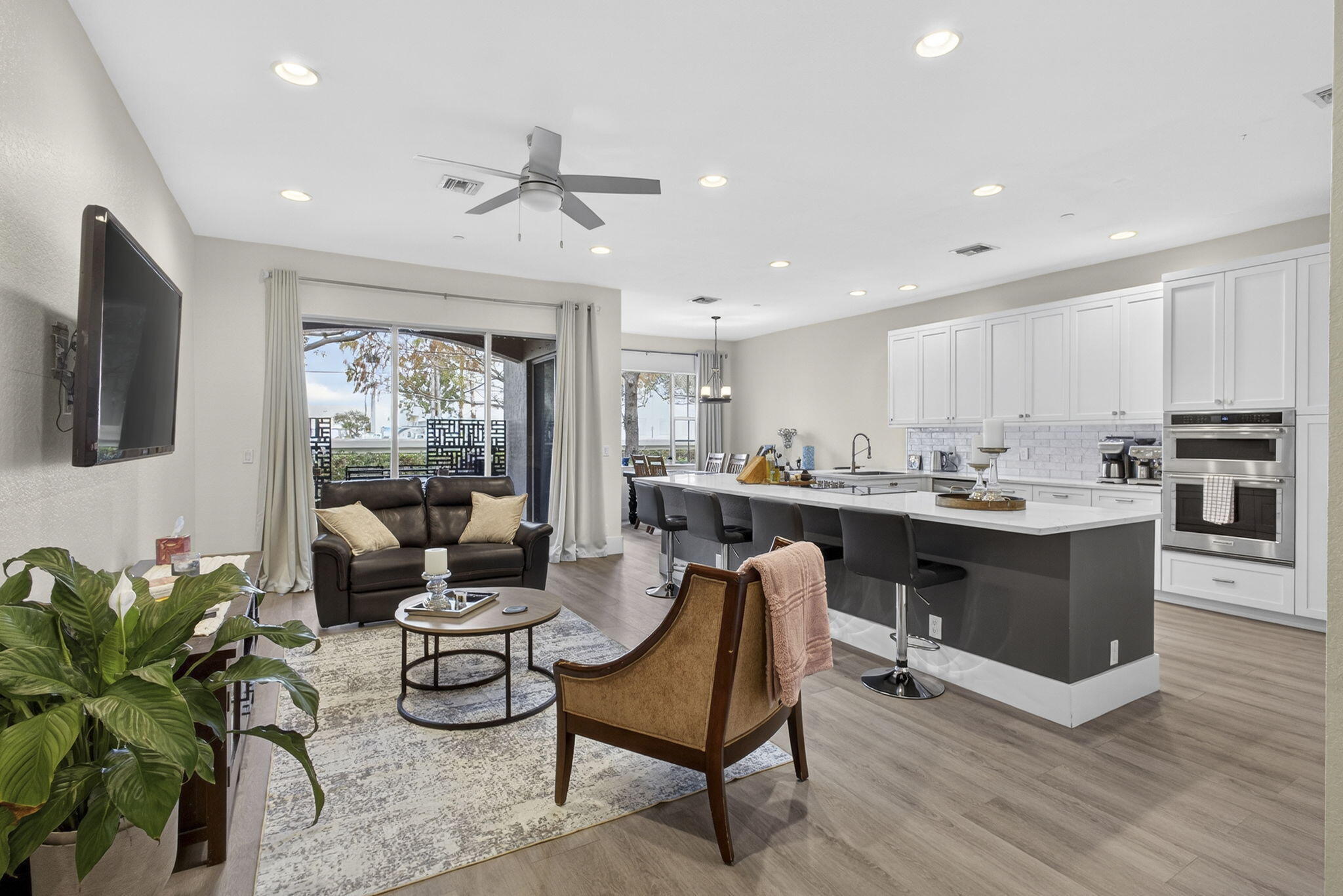 CARRIAGE POINTE TOWNHOMES - Residential