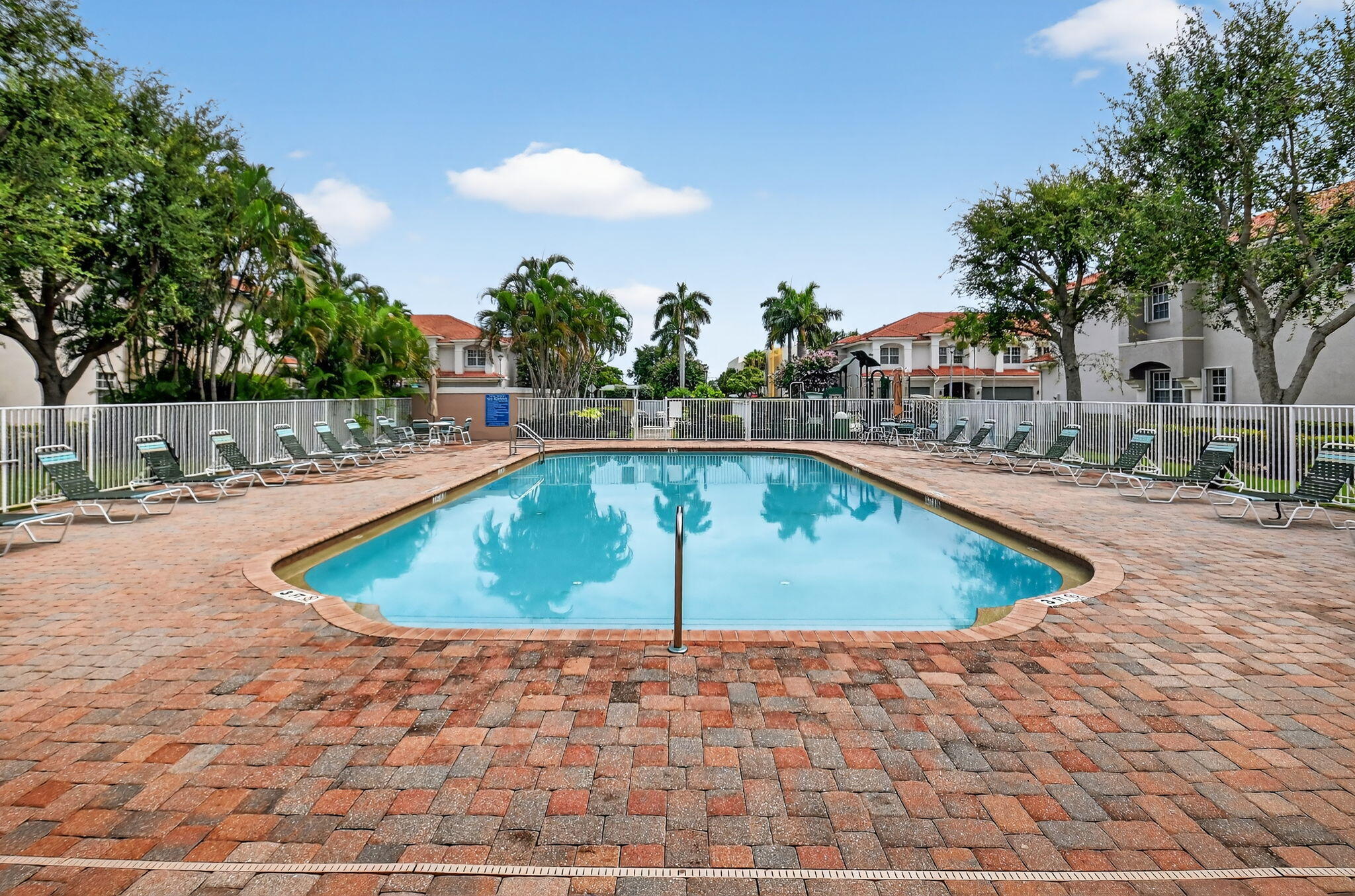 CARRIAGE POINTE TOWNHOMES - Residential