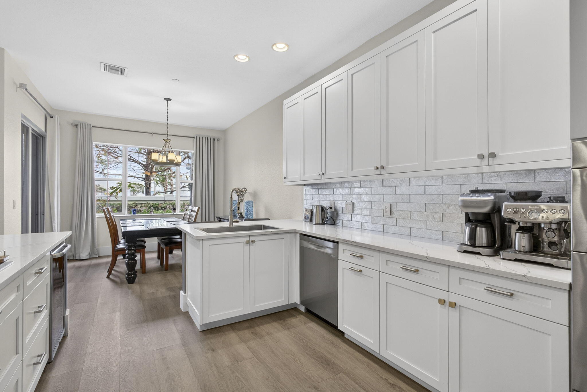 CARRIAGE POINTE TOWNHOMES - Residential