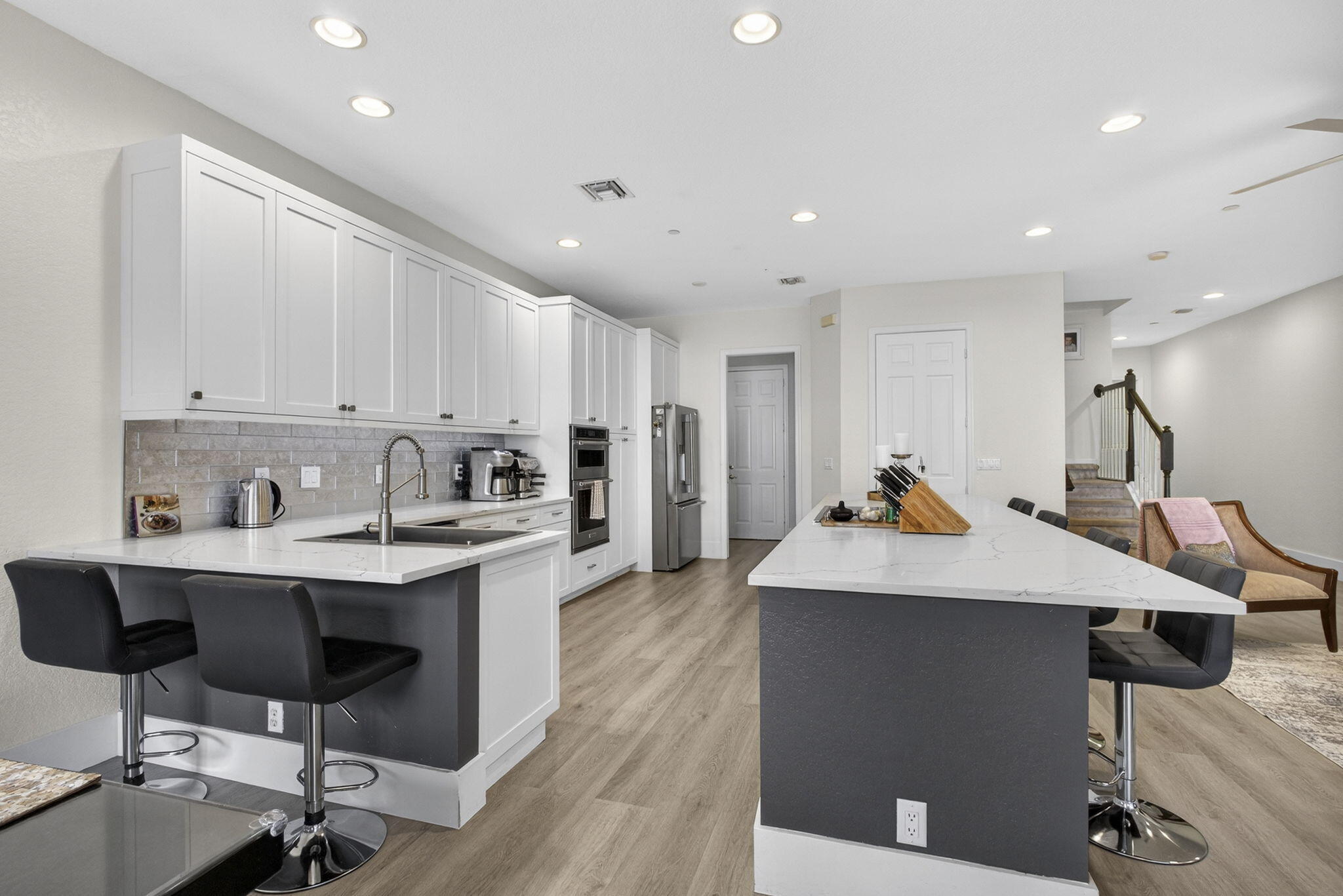 CARRIAGE POINTE TOWNHOMES - Residential