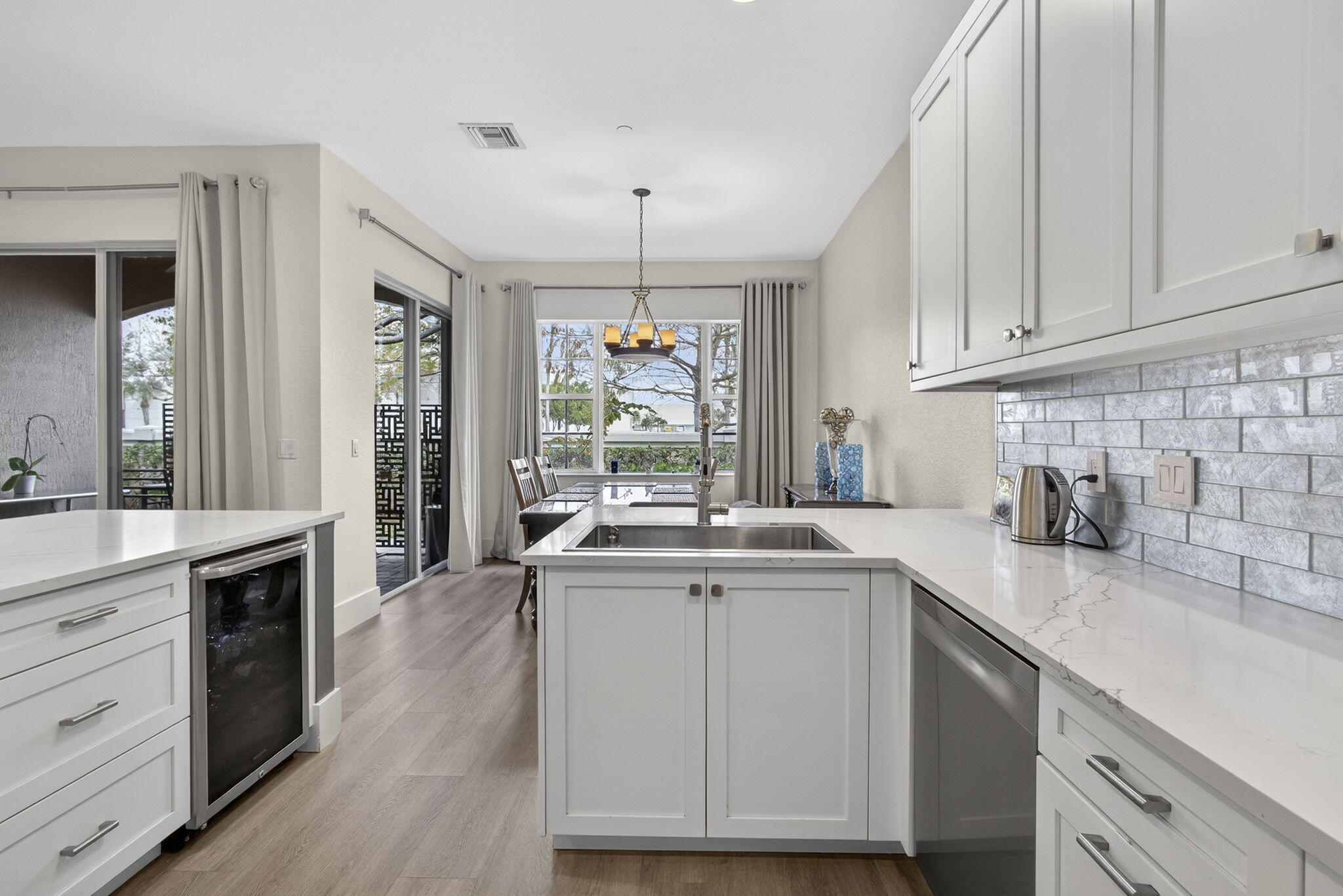 CARRIAGE POINTE TOWNHOMES - Residential