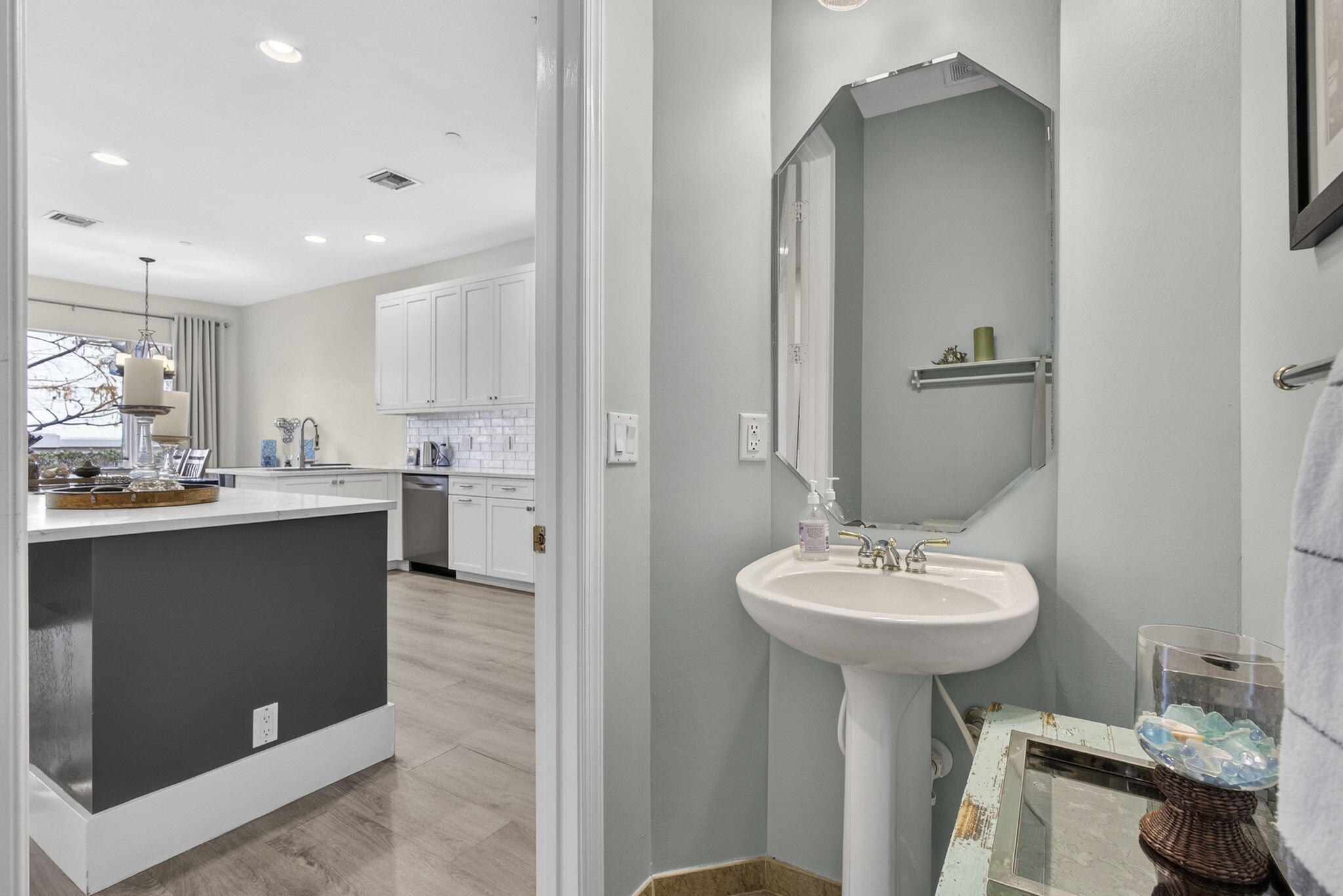 CARRIAGE POINTE TOWNHOMES - Residential