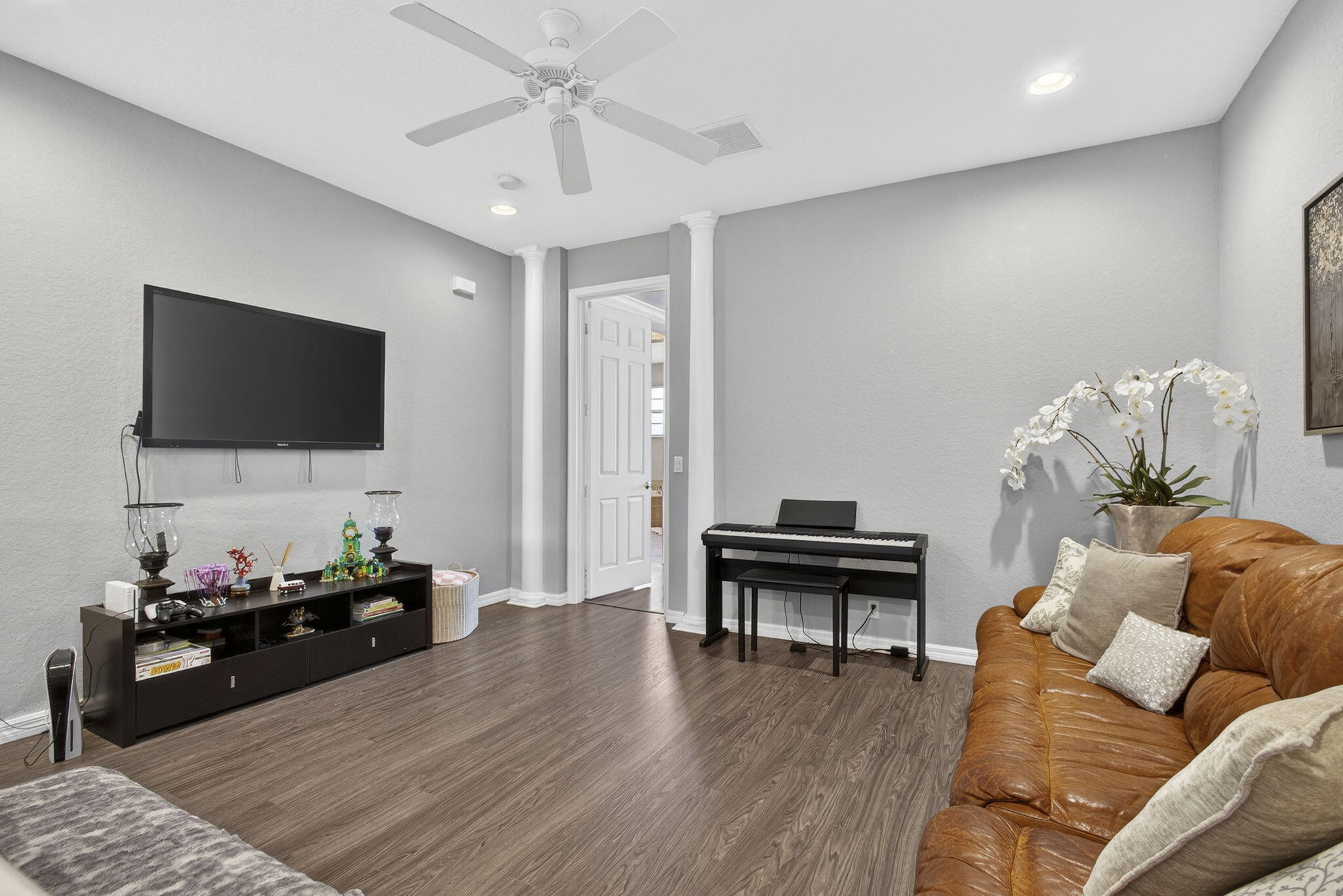 CARRIAGE POINTE TOWNHOMES - Residential