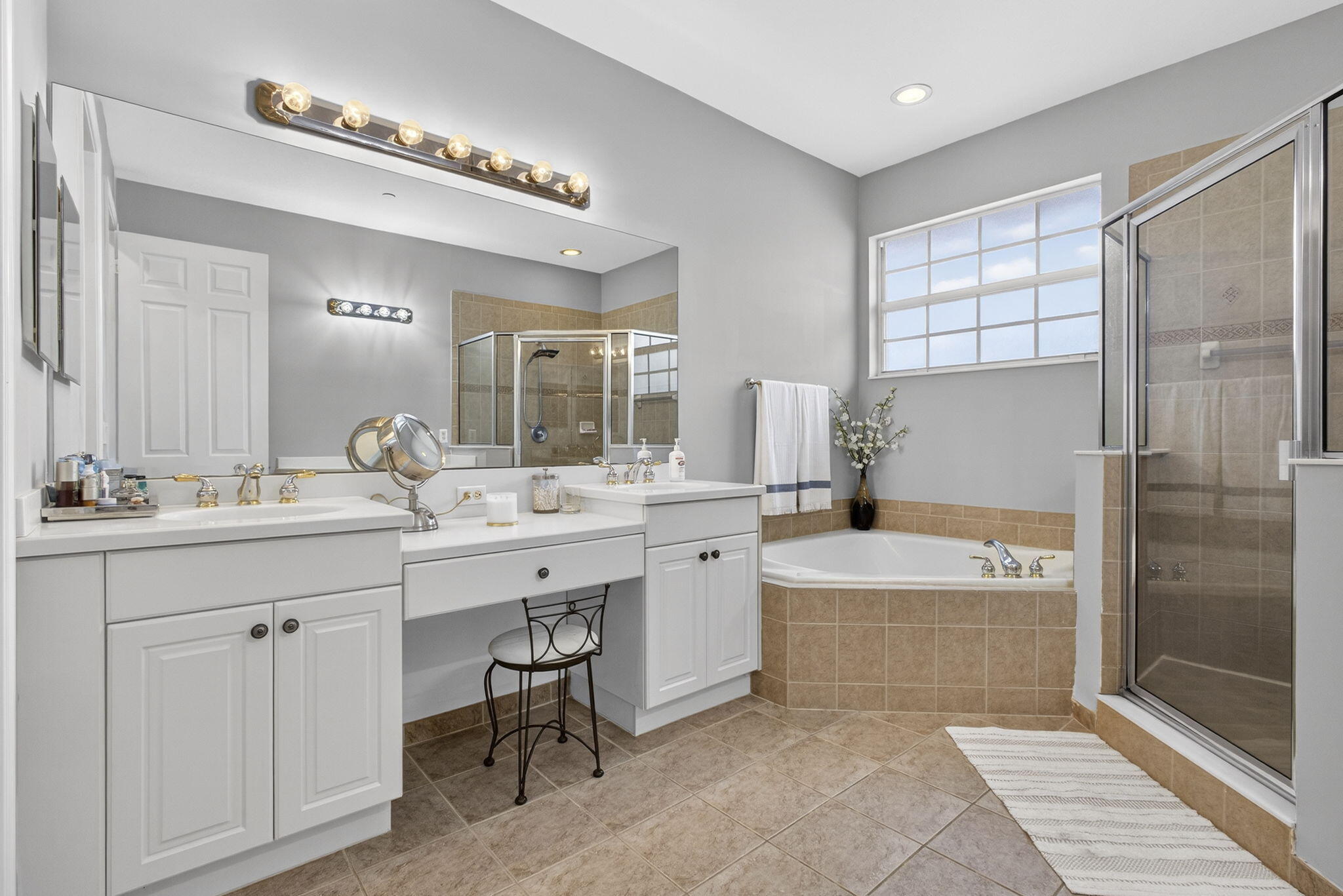 CARRIAGE POINTE TOWNHOMES - Residential