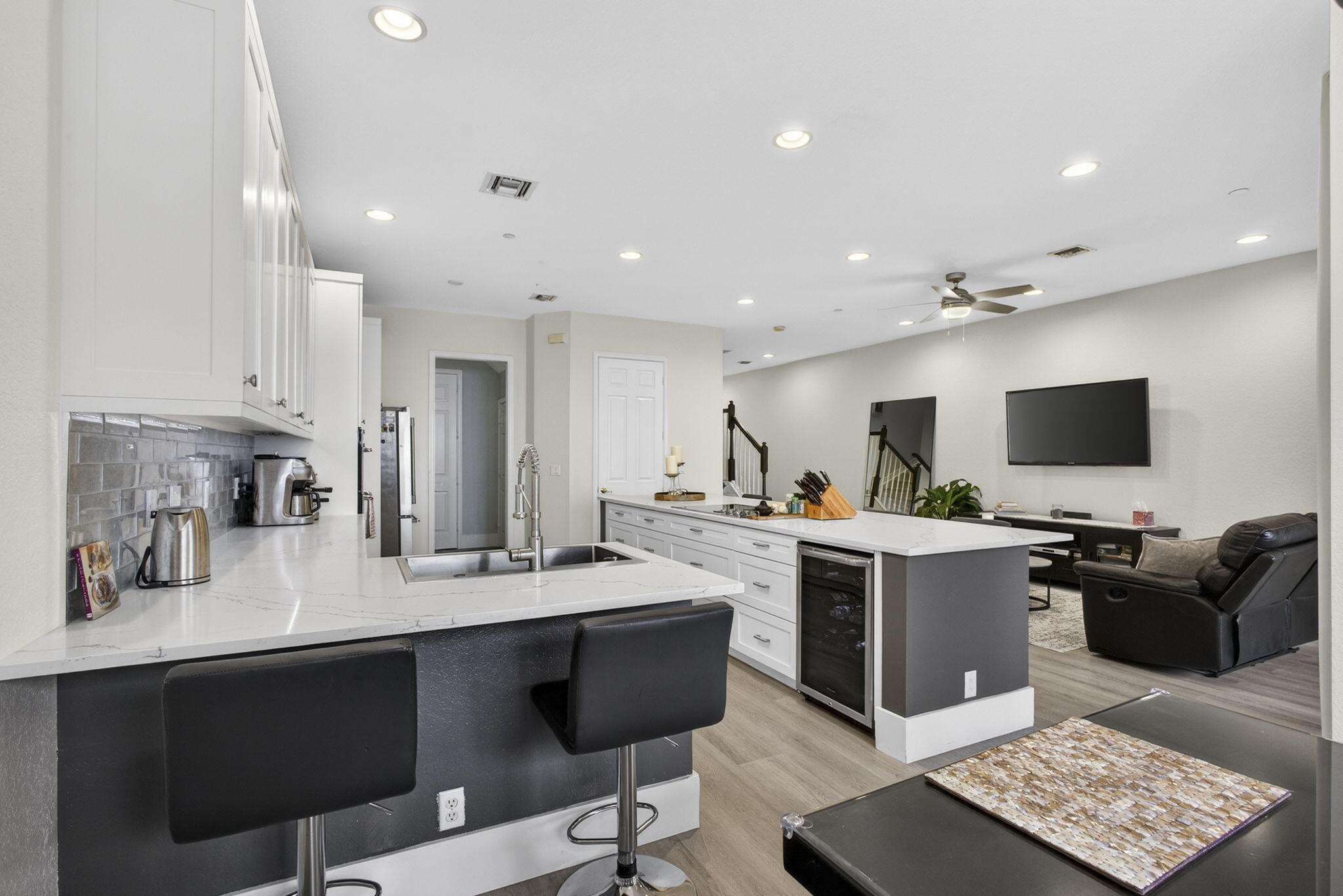 CARRIAGE POINTE TOWNHOMES - Residential