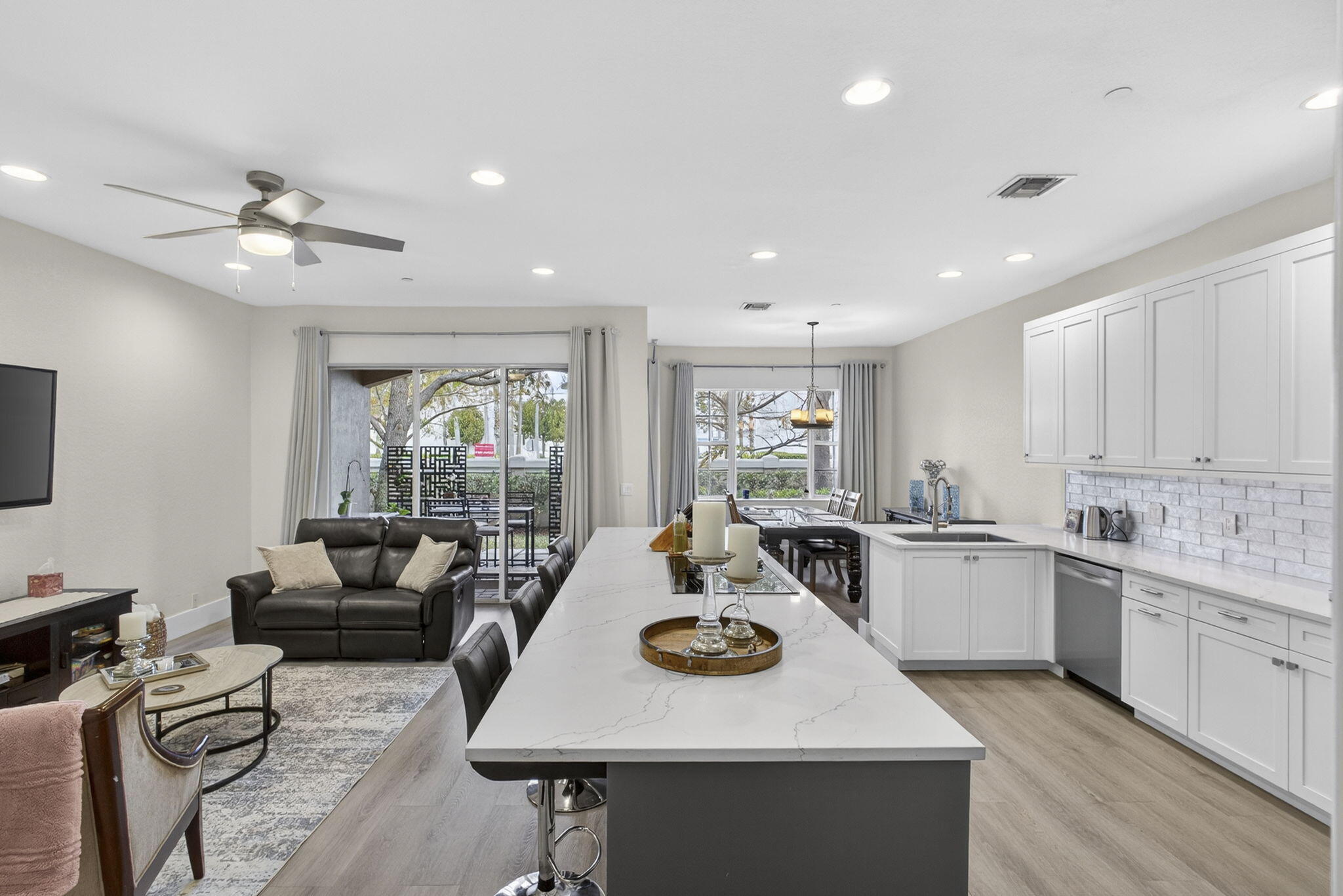 CARRIAGE POINTE TOWNHOMES - Residential