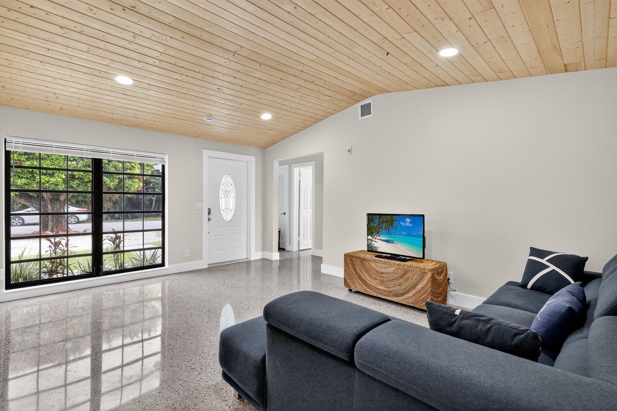 2548 Carambola Road