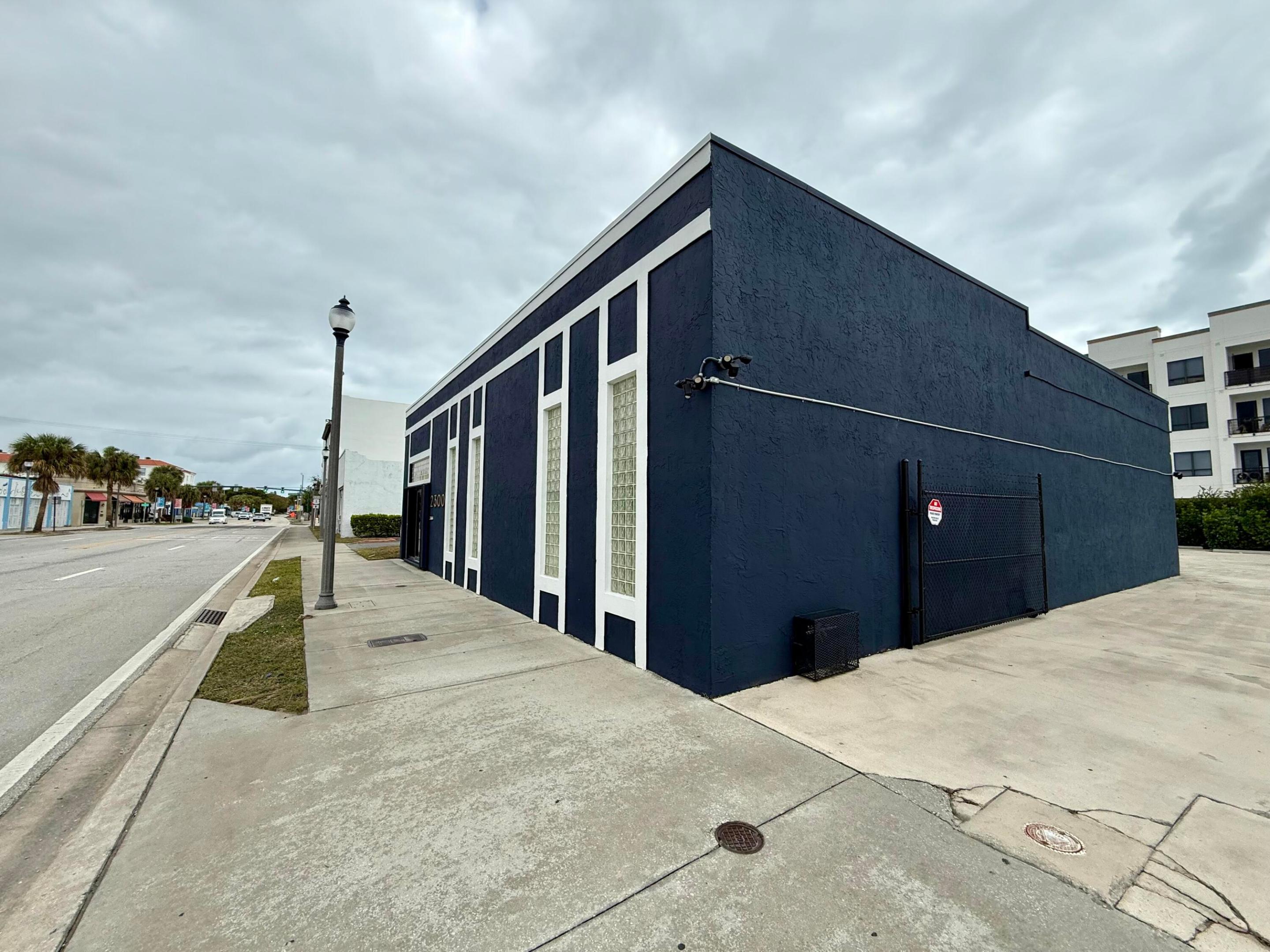 2300 N Dixie Highway