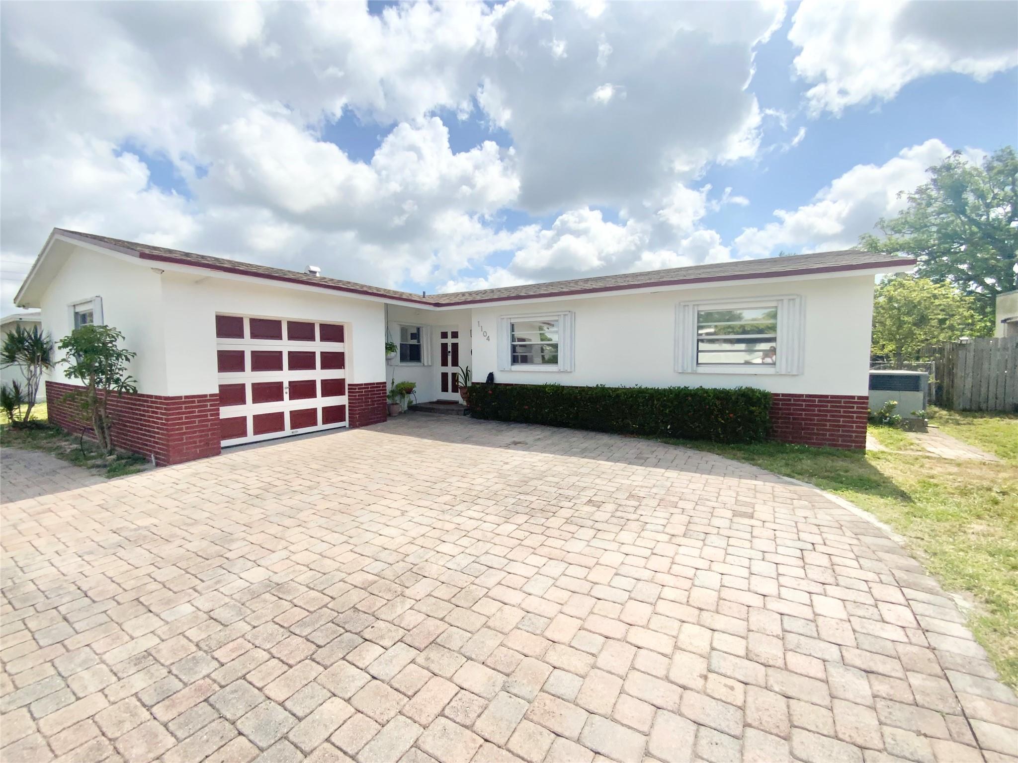 1104 Pinehurst