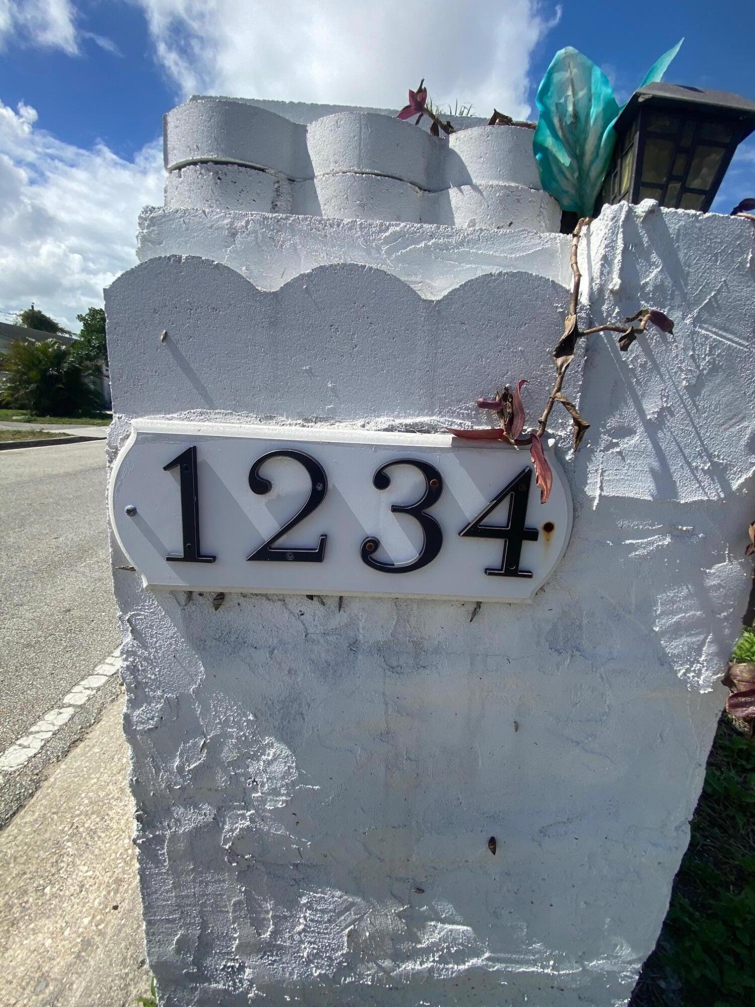 MOLPHUS HGTS - Residential