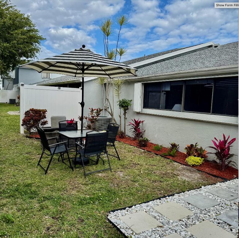 ARBOURS OF THE PALM BEACHES CONDO - Residential