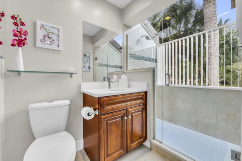 Tiny photo for 994 NW 93rd Avenue, Plantation, FL 33324 (MLS # B26036236)