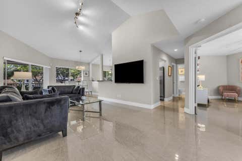 Tiny photo for 994 NW 93rd Avenue, Plantation, FL 33324 (MLS # B26036236)