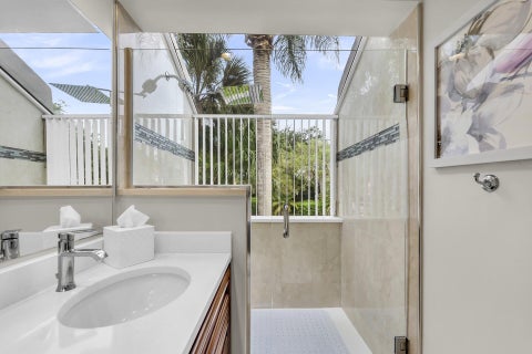 Tiny photo for 994 NW 93rd Avenue, Plantation, FL 33324 (MLS # B26036236)