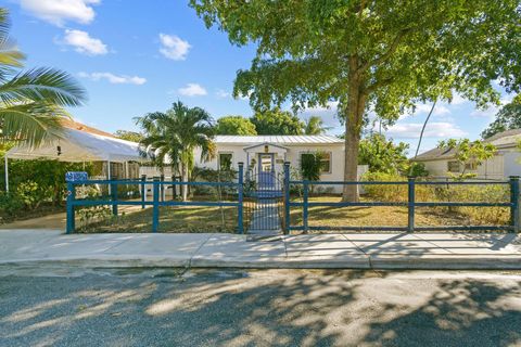 A home in Lake Worth Beach