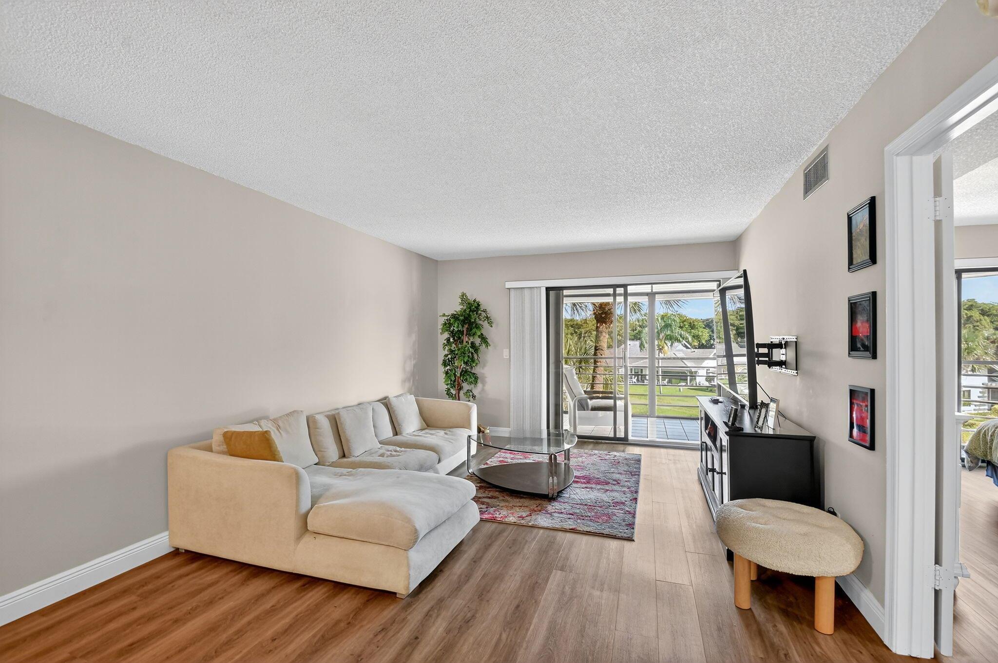 LAKESIDE CONDO 9 OF BANYA - Residential