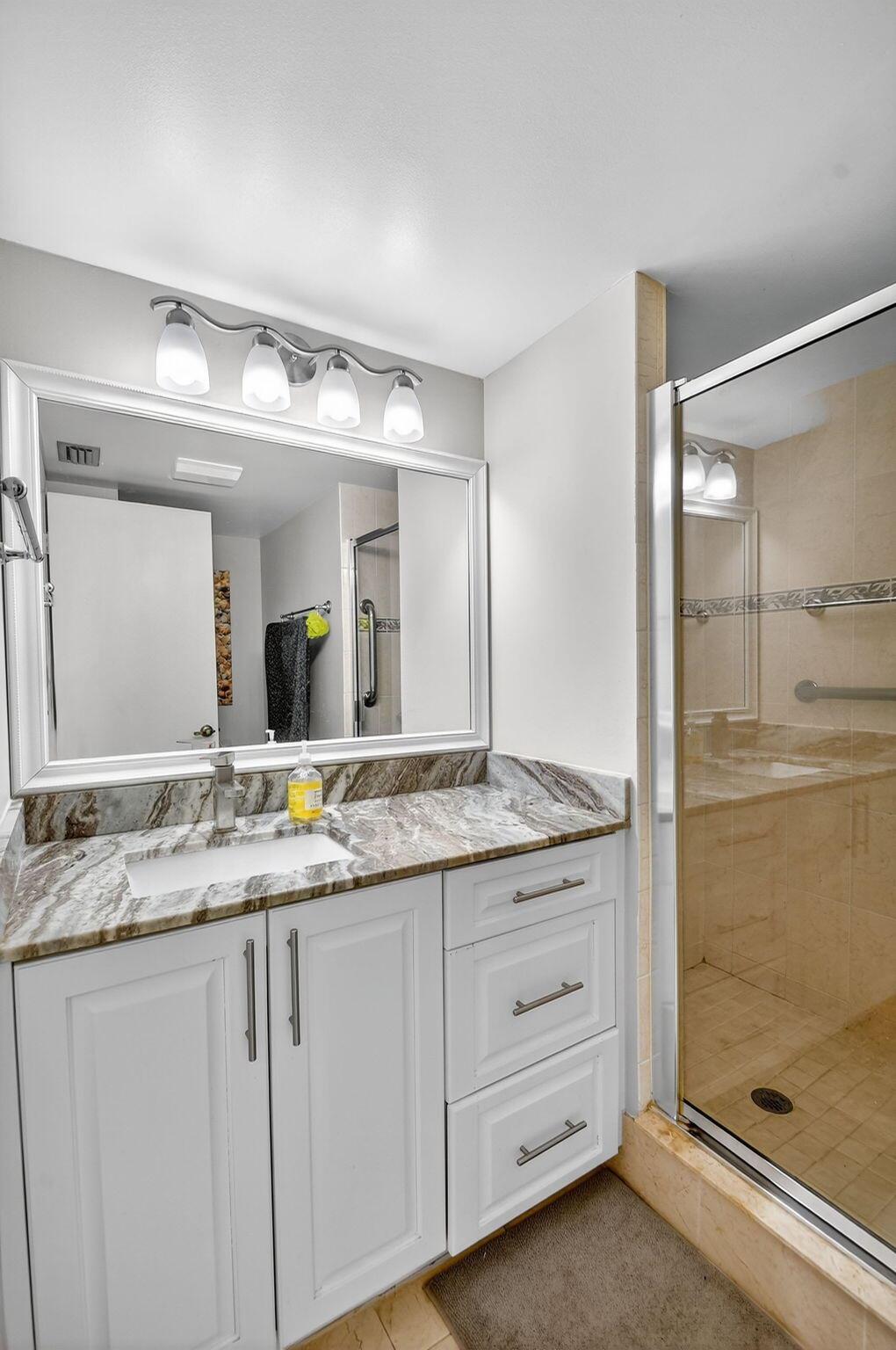 LAKESIDE CONDO 9 OF BANYA - Residential