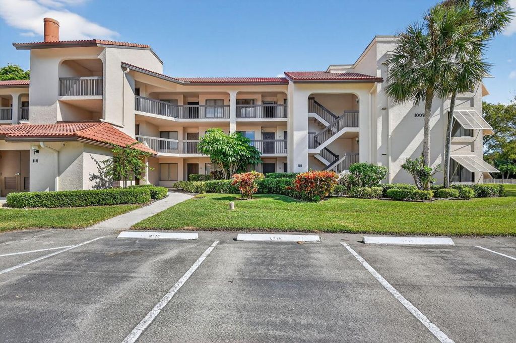 Photo of 10092 Cedar Point Boulevard #305, Boynton Beach, FL 33437 (MLS # R11141899)