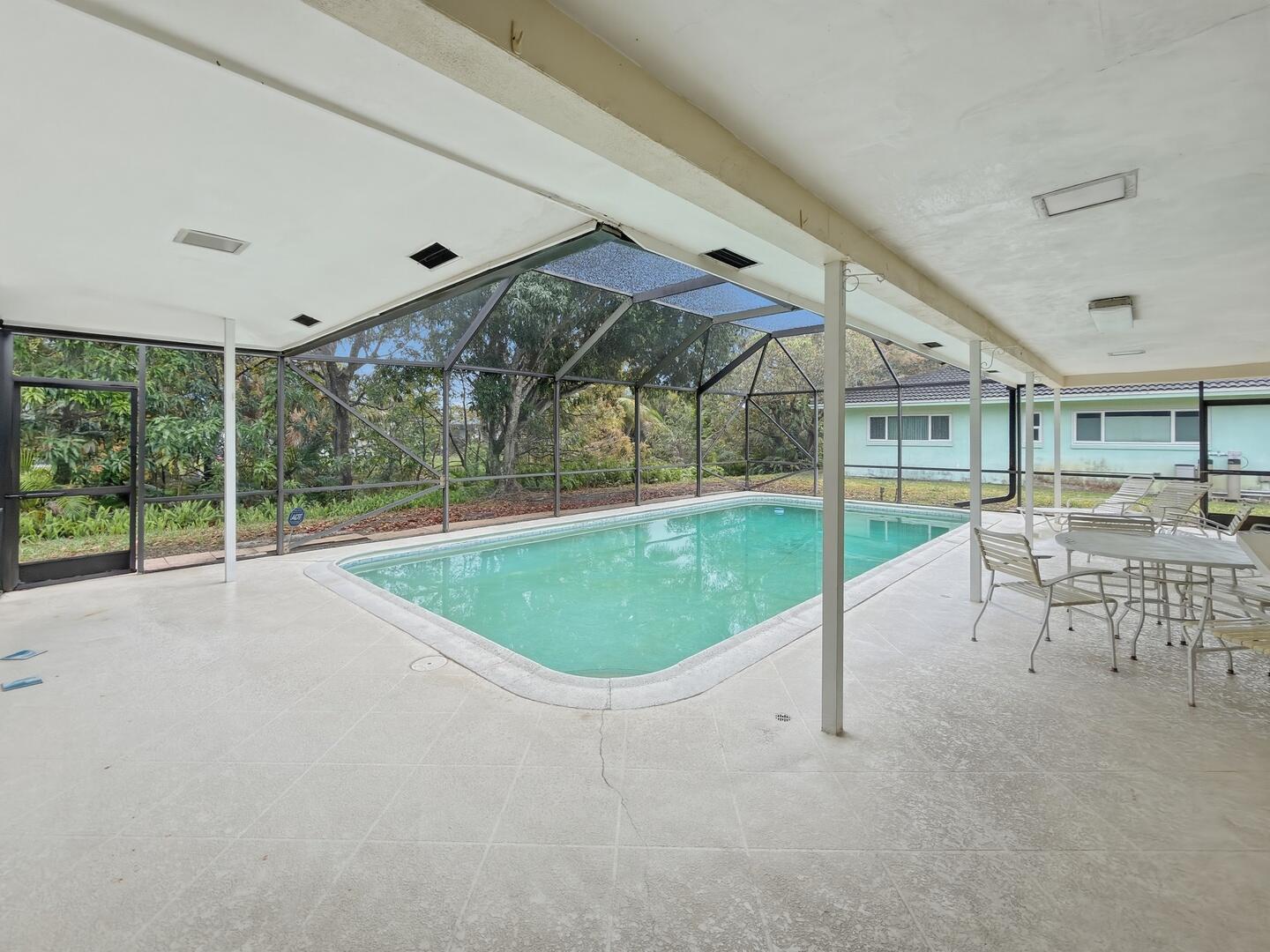 LAKE FLORESTA - Residential