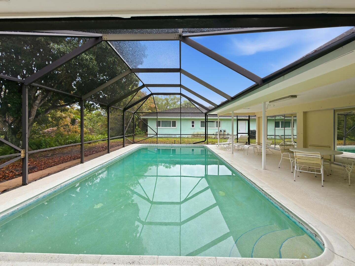 LAKE FLORESTA - Residential