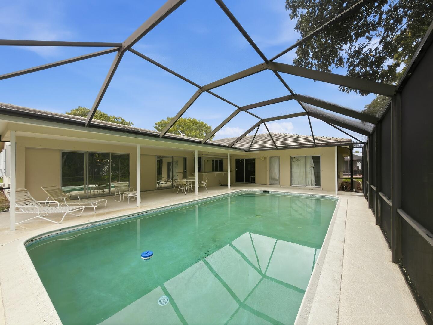 LAKE FLORESTA - Residential