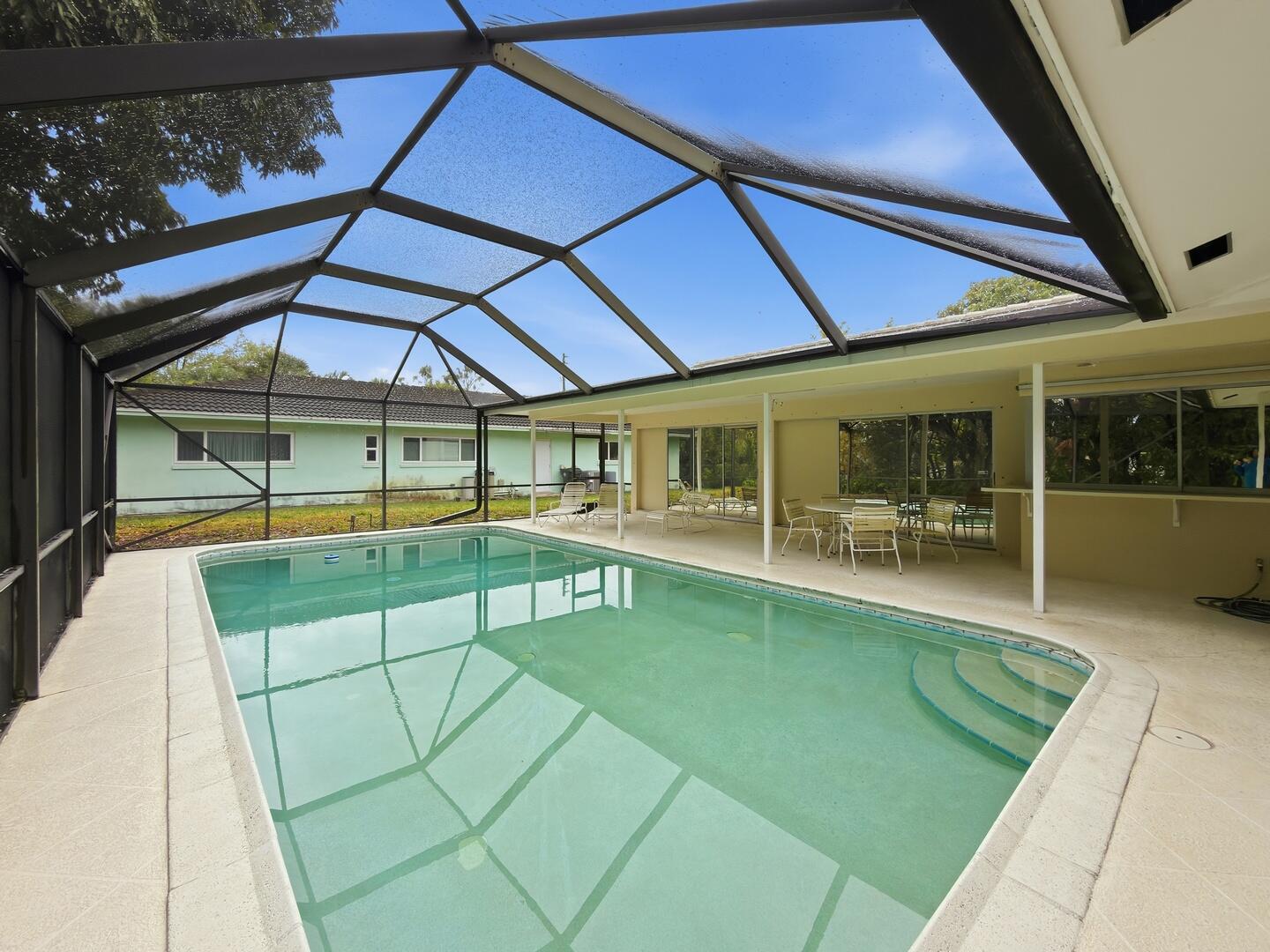 LAKE FLORESTA - Residential