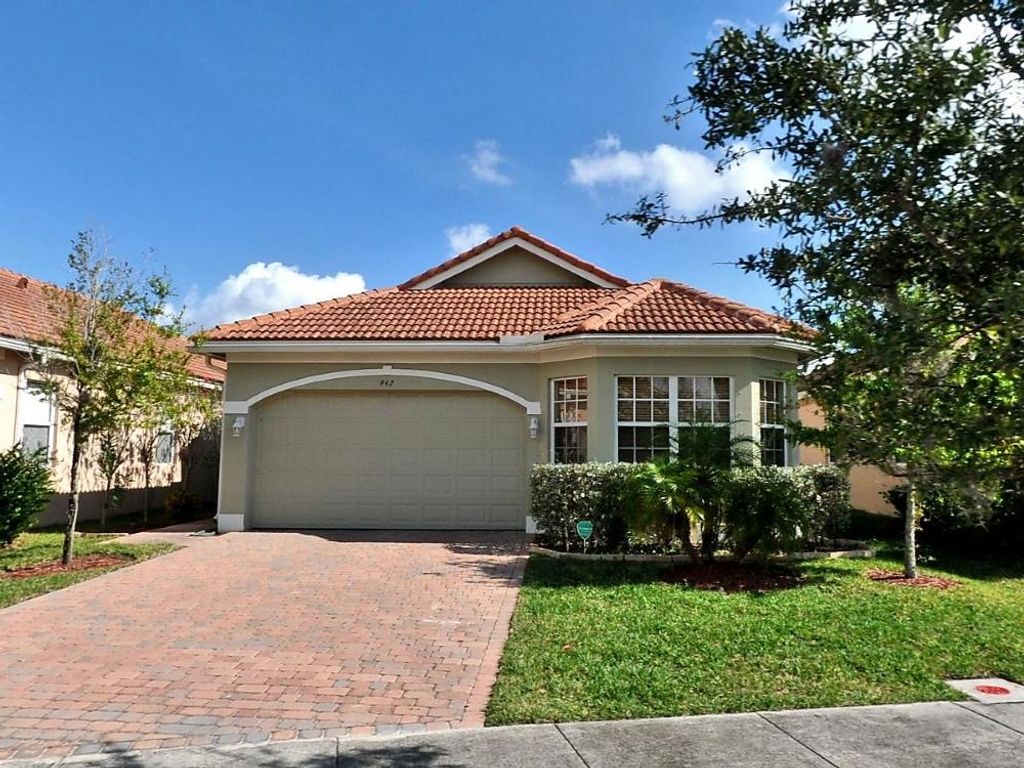 Photo of 942 NW Leonardo Circle, Port Saint Lucie, FL 34986 (MLS # R10692991)