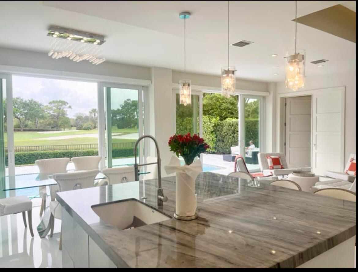 ADMIRALS COVE - Residential