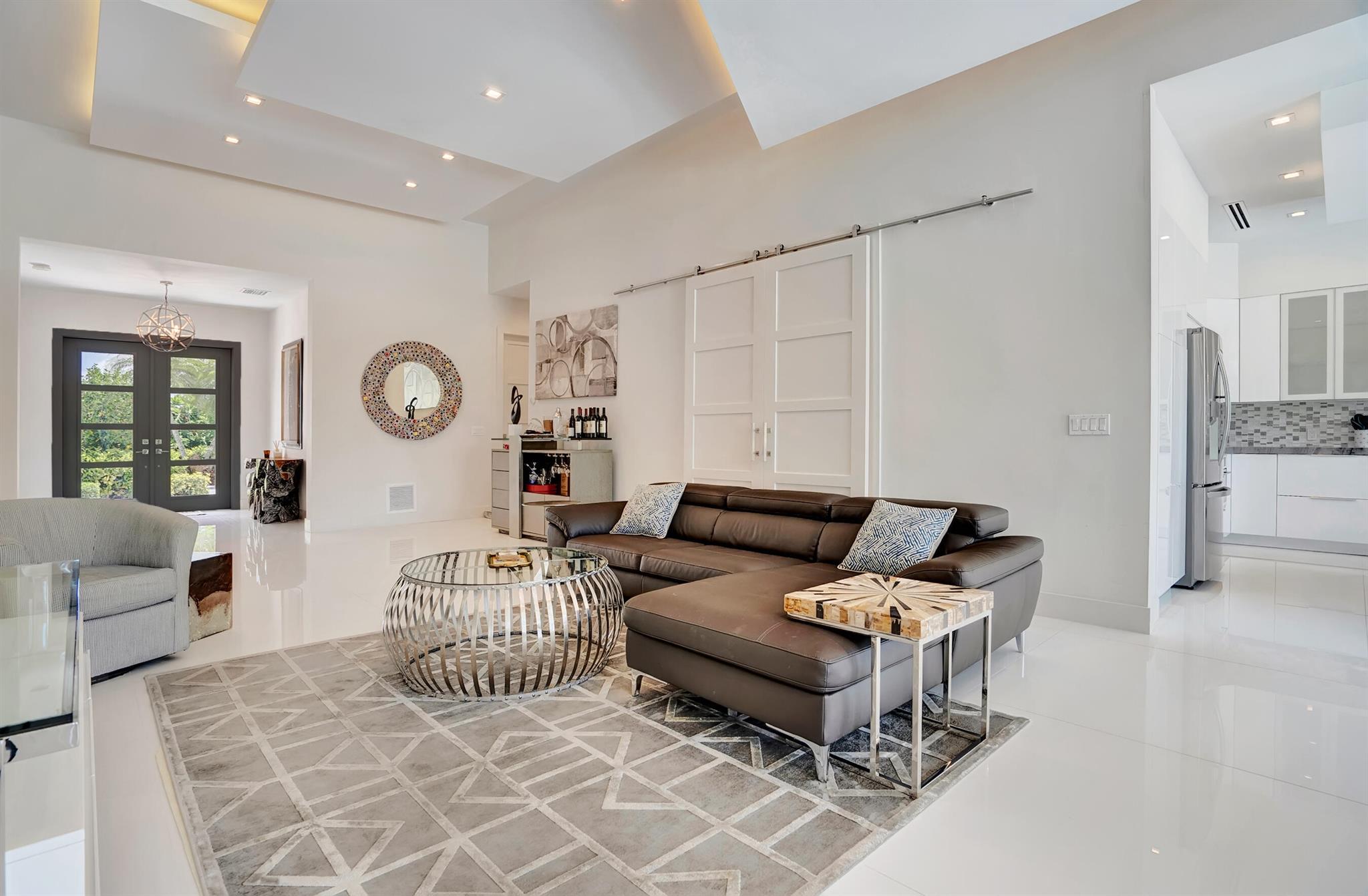 ADMIRALS COVE - Residential