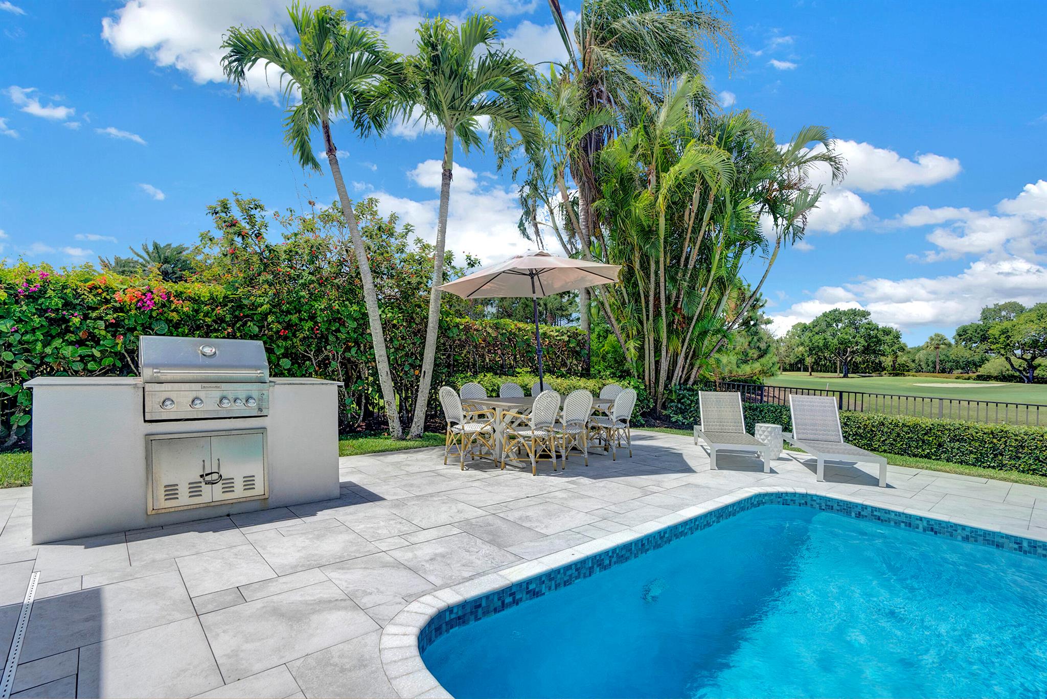 ADMIRALS COVE - Residential