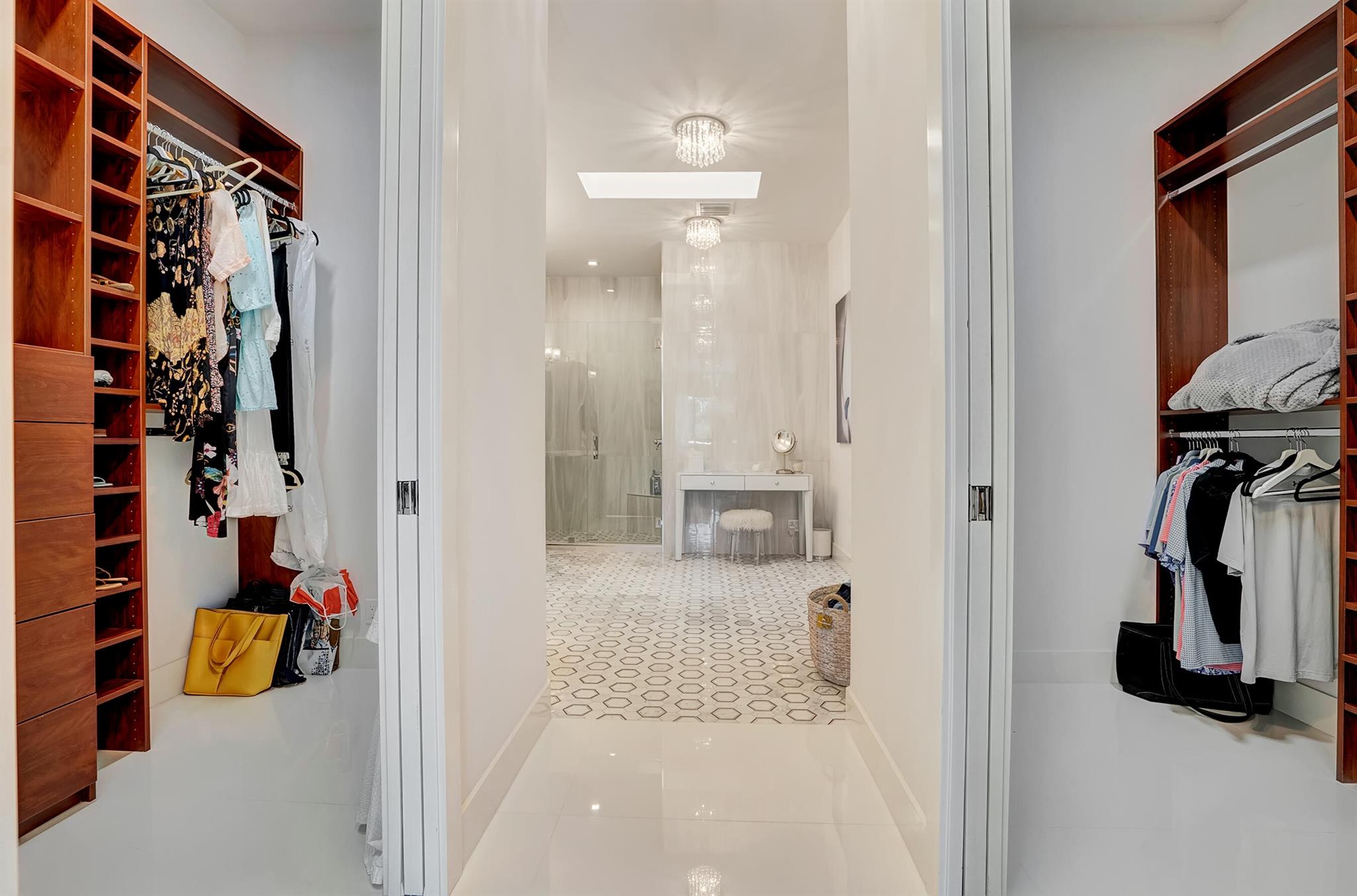 ADMIRALS COVE - Residential