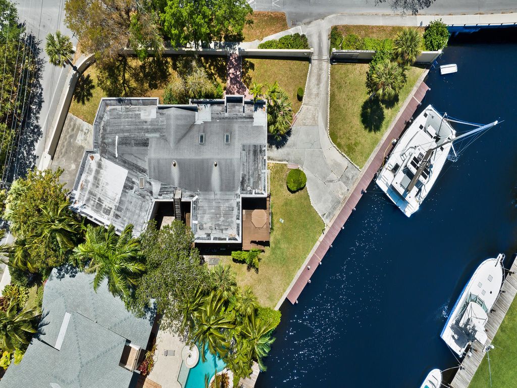Photo of 1401 SE 9th Street, Fort Lauderdale, FL 33316 (MLS # B26015076)