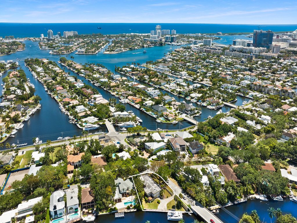 Photo of 1401 SE 9th Street, Fort Lauderdale, FL 33316 (MLS # B26015076)