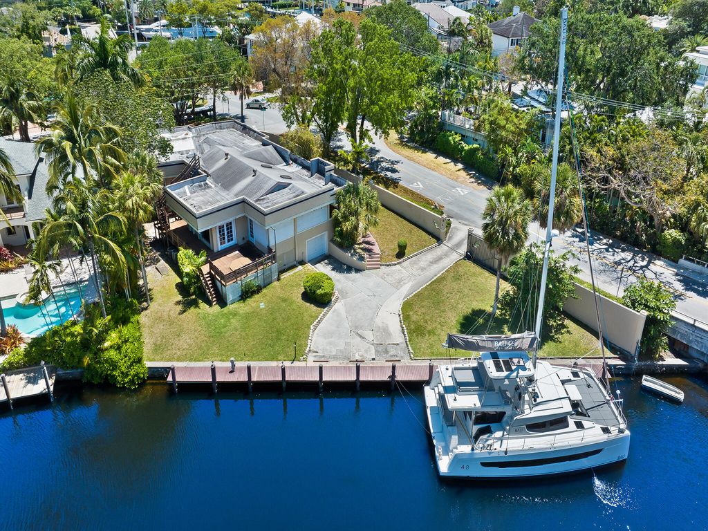 Photo of 1401 SE 9th Street, Fort Lauderdale, FL 33316 (MLS # B26015076)