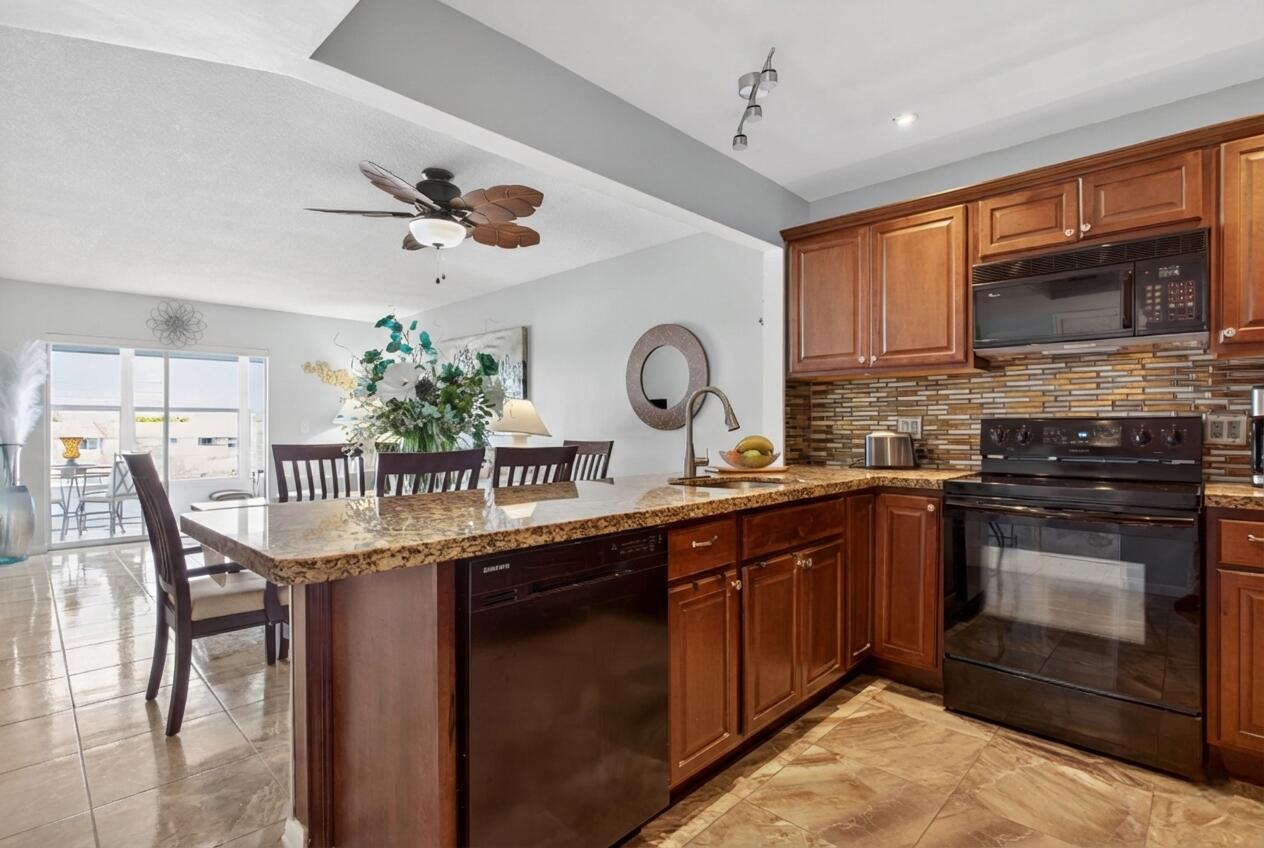 4751 NW 21st Street 610, Lauderhill, FL, 33313/$169,900 1 4751 NW 21st Street 610