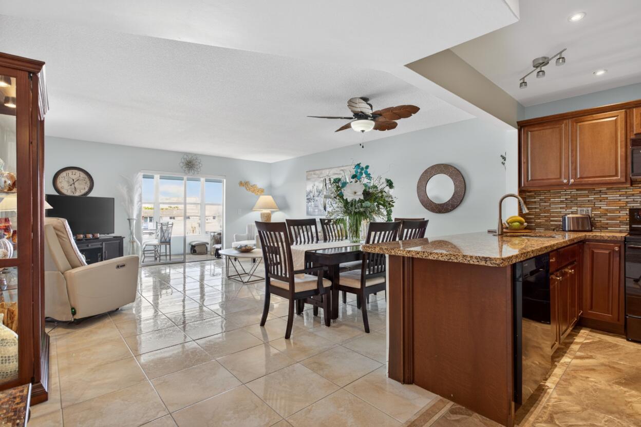 4751 NW 21st Street 610, Lauderhill, FL, 33313/$169,900 4 4751 NW 21st Street 610