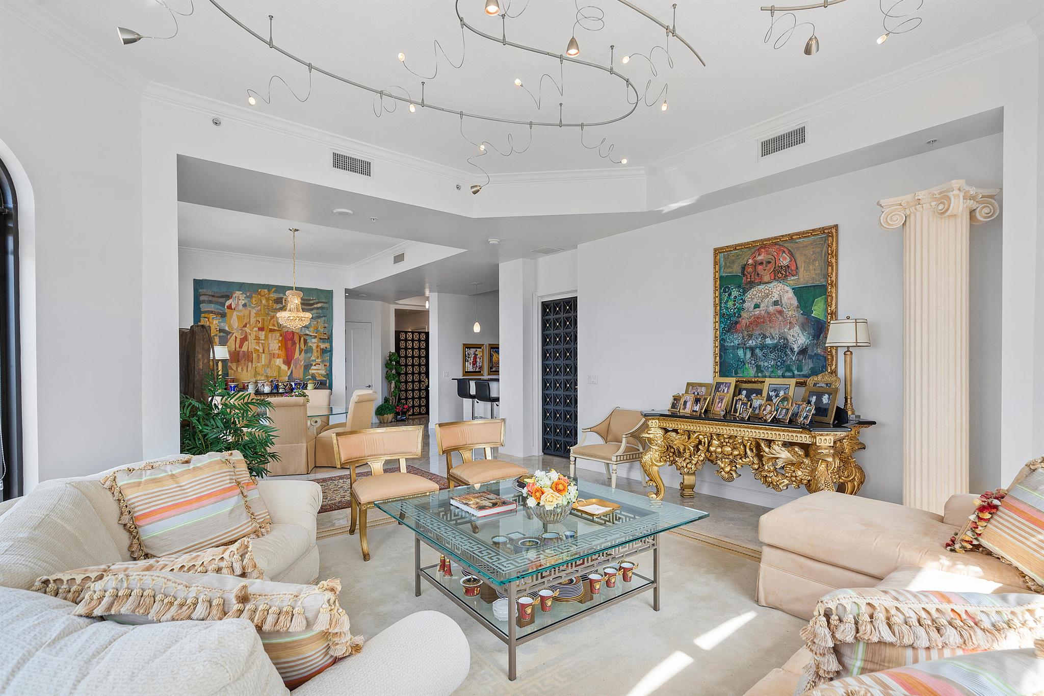 ONE CITY PLAZA CONDO - Residential