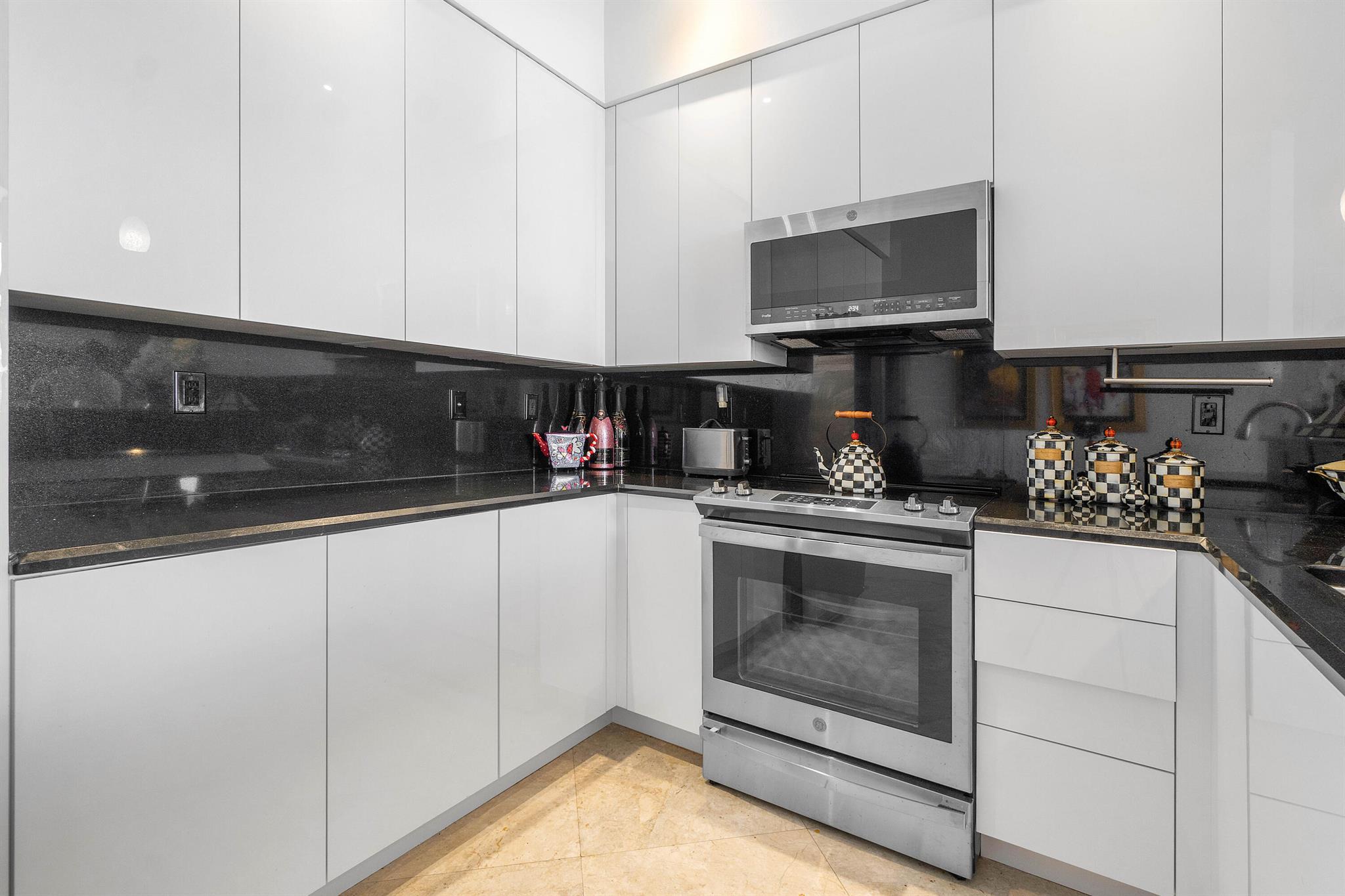 ONE CITY PLAZA CONDO - Residential