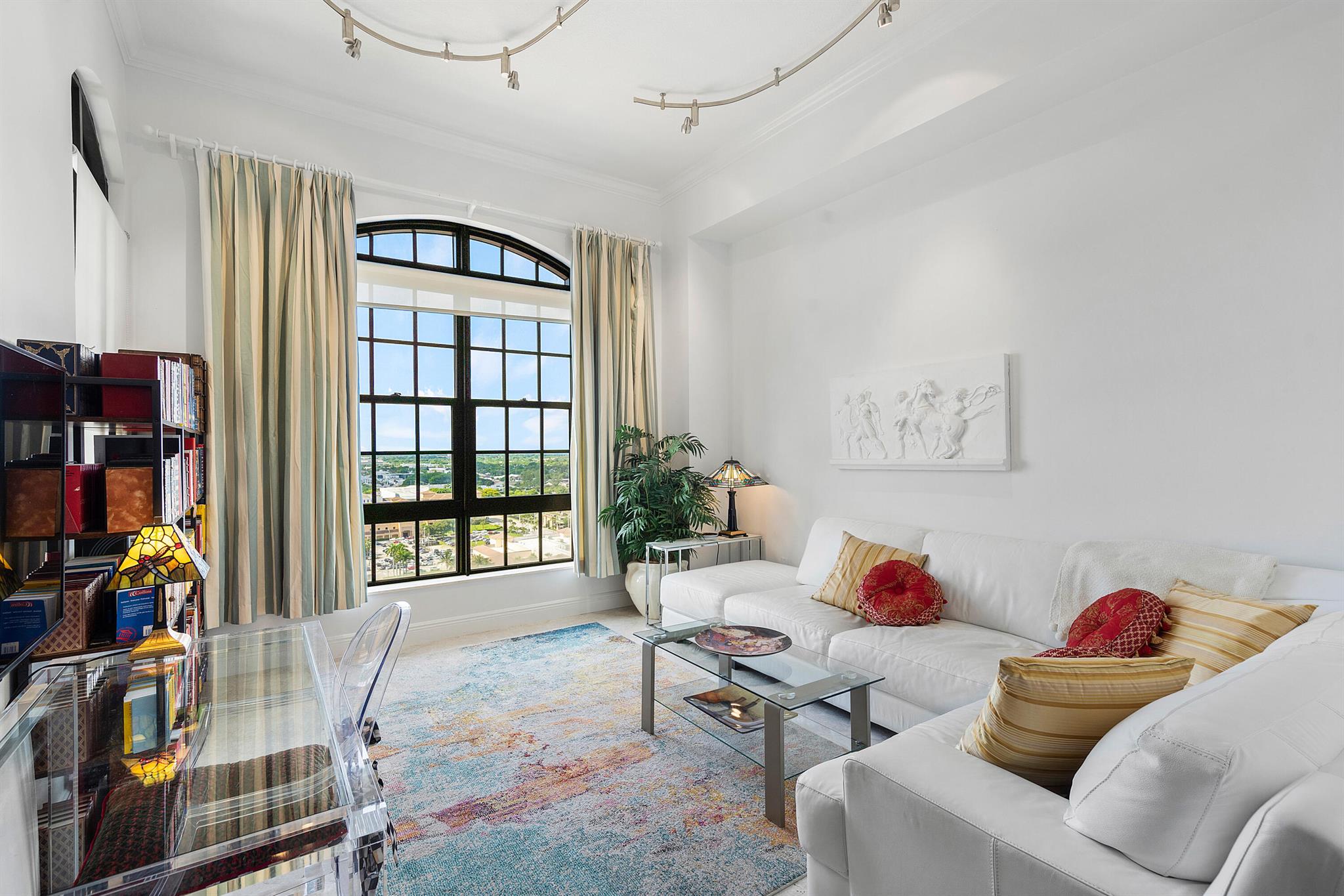 ONE CITY PLAZA CONDO - Residential