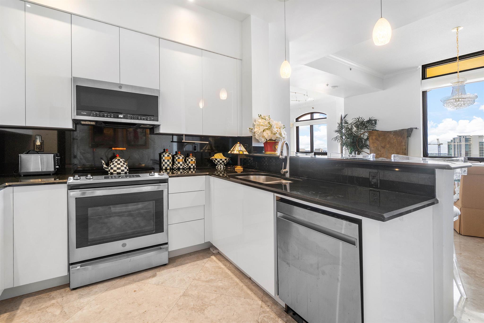 ONE CITY PLAZA CONDO - Residential