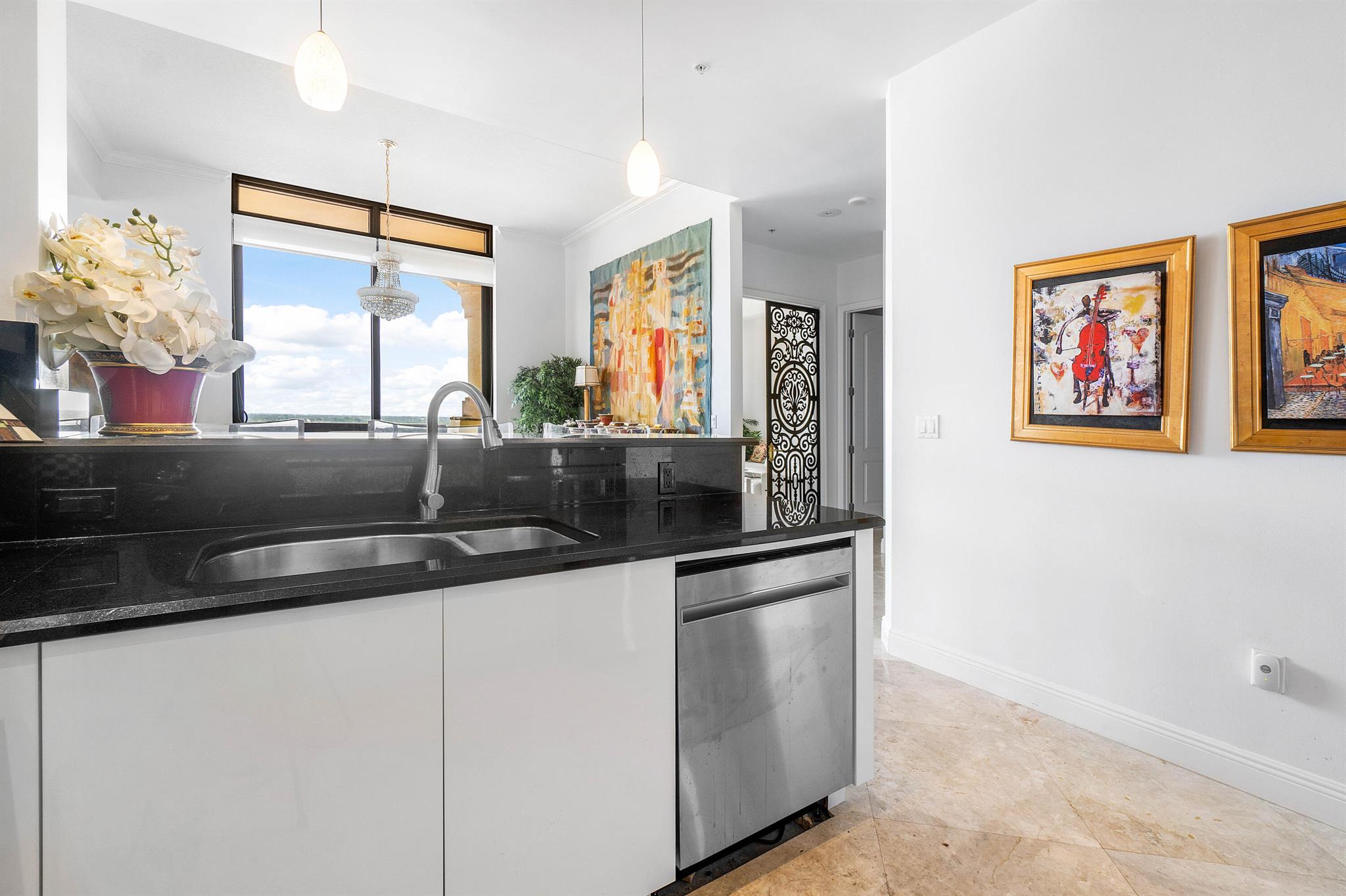 ONE CITY PLAZA CONDO - Residential