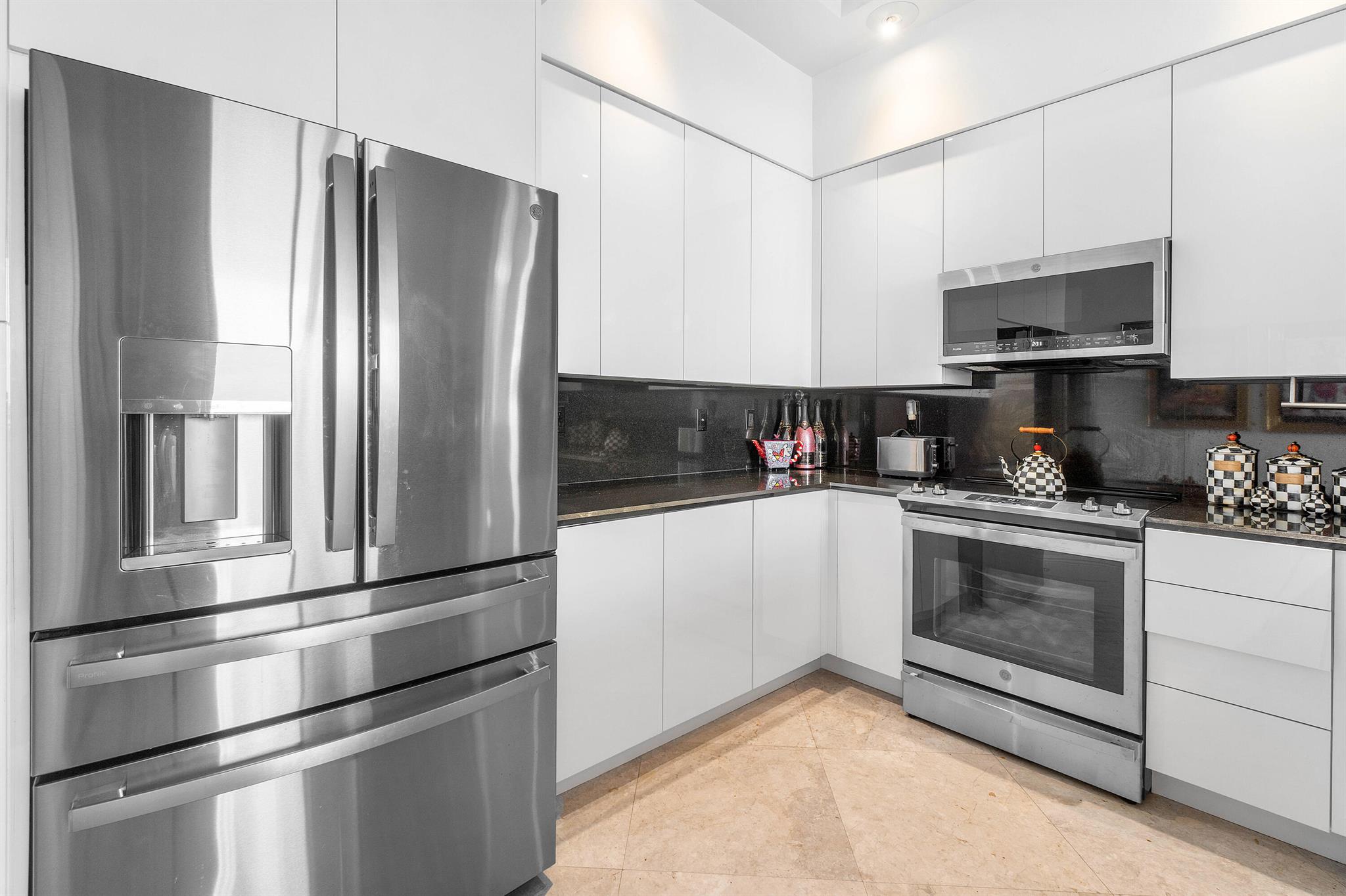 ONE CITY PLAZA CONDO - Residential