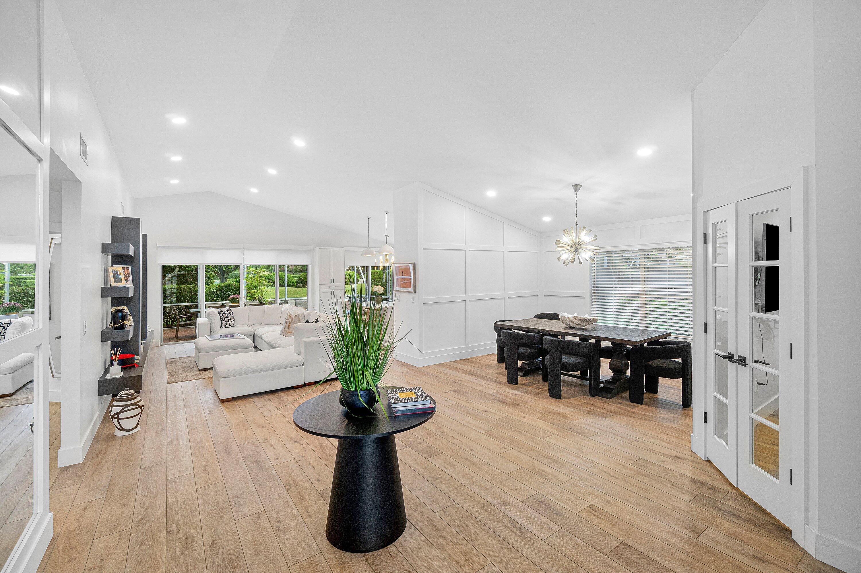 7164 VIA PALOMAR