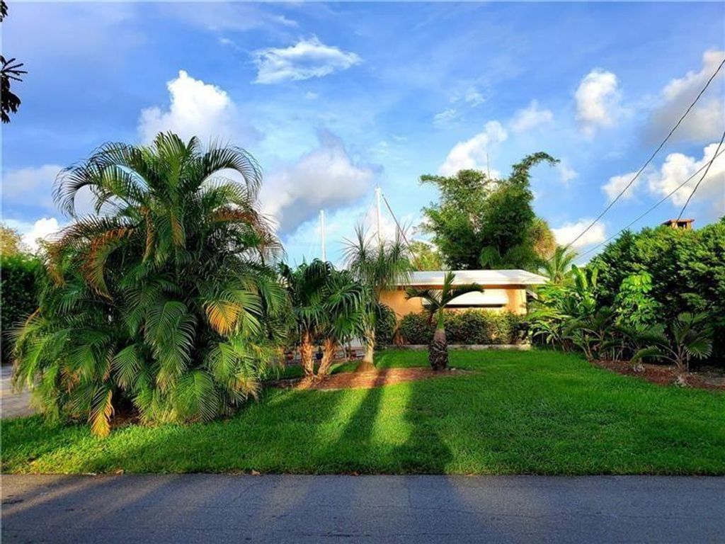 Photo of 2512 Key Largo Ln, Fort Lauderdale, FL 33312 (MLS # F10481976)