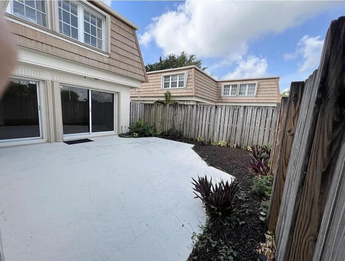 WINCHESTER COURT - Residential